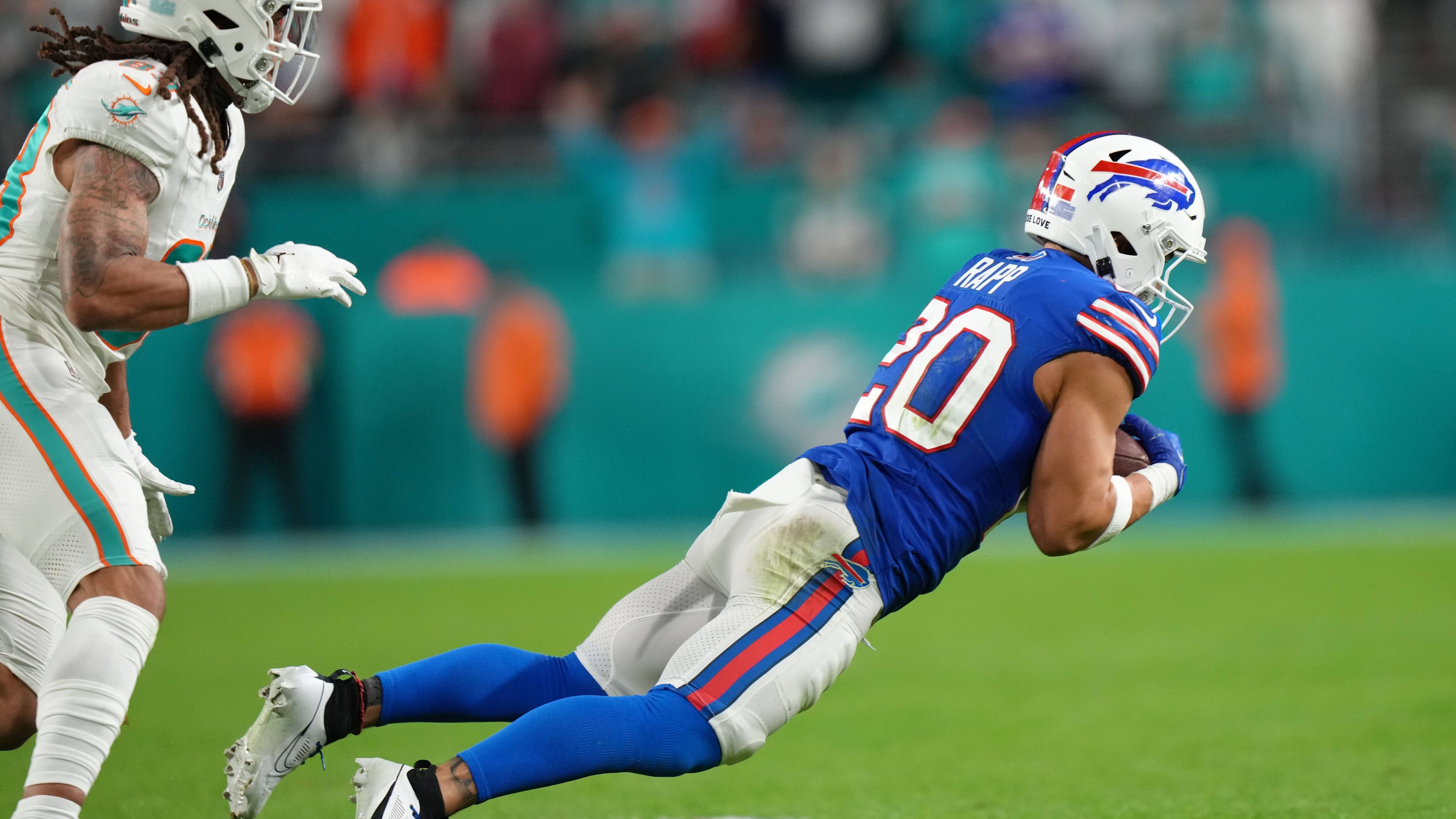 <strong>Taylor Rapp (Safety)</strong><br>Einen franchise-freundlichen Zahltag gab es hingegen für Safety Taylor Rapp, der laut "ESPN"-Insider Adam Schefter für drei Jahre und 14,5 Millionen Dollar unterschrieb. Nach vier Spielzeiten bei den Los Angeles Rams hatte der 26-Jährige im Vorjahr einen Einjahresvertrag über 1,77 Millionen Dollar in Buffalo unterschrieben. Rapp erzielte in der vergangenen Saison 50 Tackles, eine Interception und einen abgewehrten Pass für die Bills.
