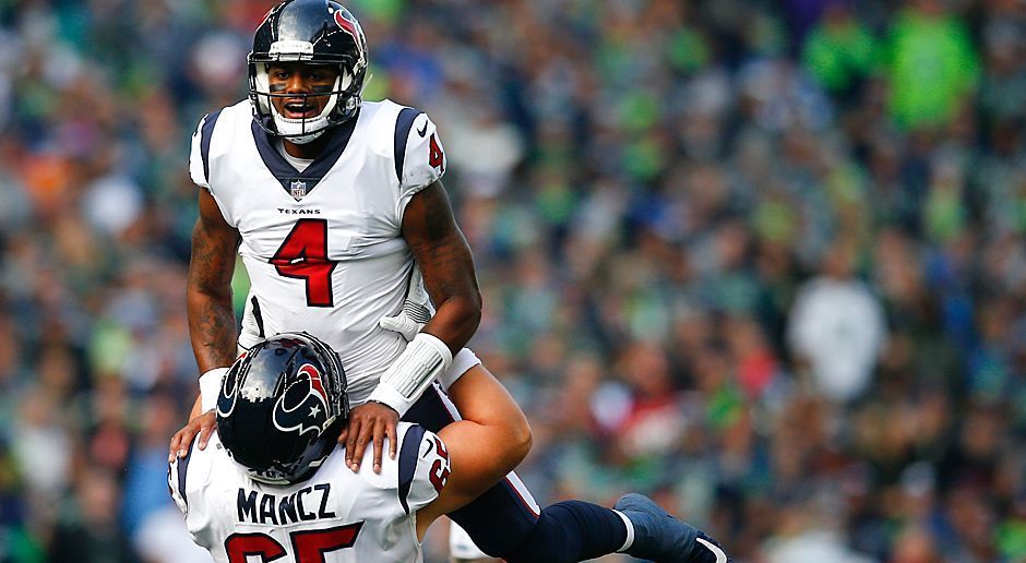 
                <strong>Platz 11: Houston Texans</strong><br>
                Bereits in der Vorsaison waren die Texans in Deshaun Watsons Hochphase die statistisch beste Offense der NFL. Man denke sich jetzt noch die verletzungsgeplagten J.J. Watt und Whitney Mercillus im Pass Rush sowie Safety-Neuzugang Tyrann Mathieu in der Defense hinzu - schon steht auf dem Papier ein Titelkandidat. Aber Vorsicht: Watt und Co. müssen sich in der Defense erst einspielen und ebenso wie Watson beweisen, dass sie ihre schweren Verletzungen komplett überwunden haben. Kommen die Leistungsträger auf ihr früheres Niveau, ist den Texans mit klugen Verpflichtungen wie Safety Justin Reid oder Slot-Corner Aaron Colvin eine spektakuläre Saison zuzutrauen.
              