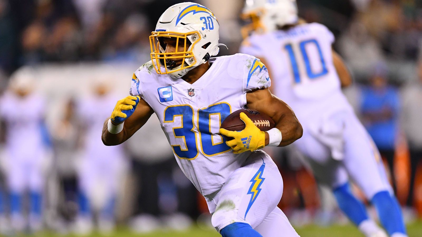 
                <strong>9. Platz (geteilt): Austin Ekeler</strong><br>
                &#x2022; Team: Los Angeles Chargers<br>&#x2022; Position: Running Back<br>&#x2022; <strong>Overall Rating: 88</strong><br>&#x2022; Key Stats: Speed 91 - Acceleration 92 - Agility 92<br>
              