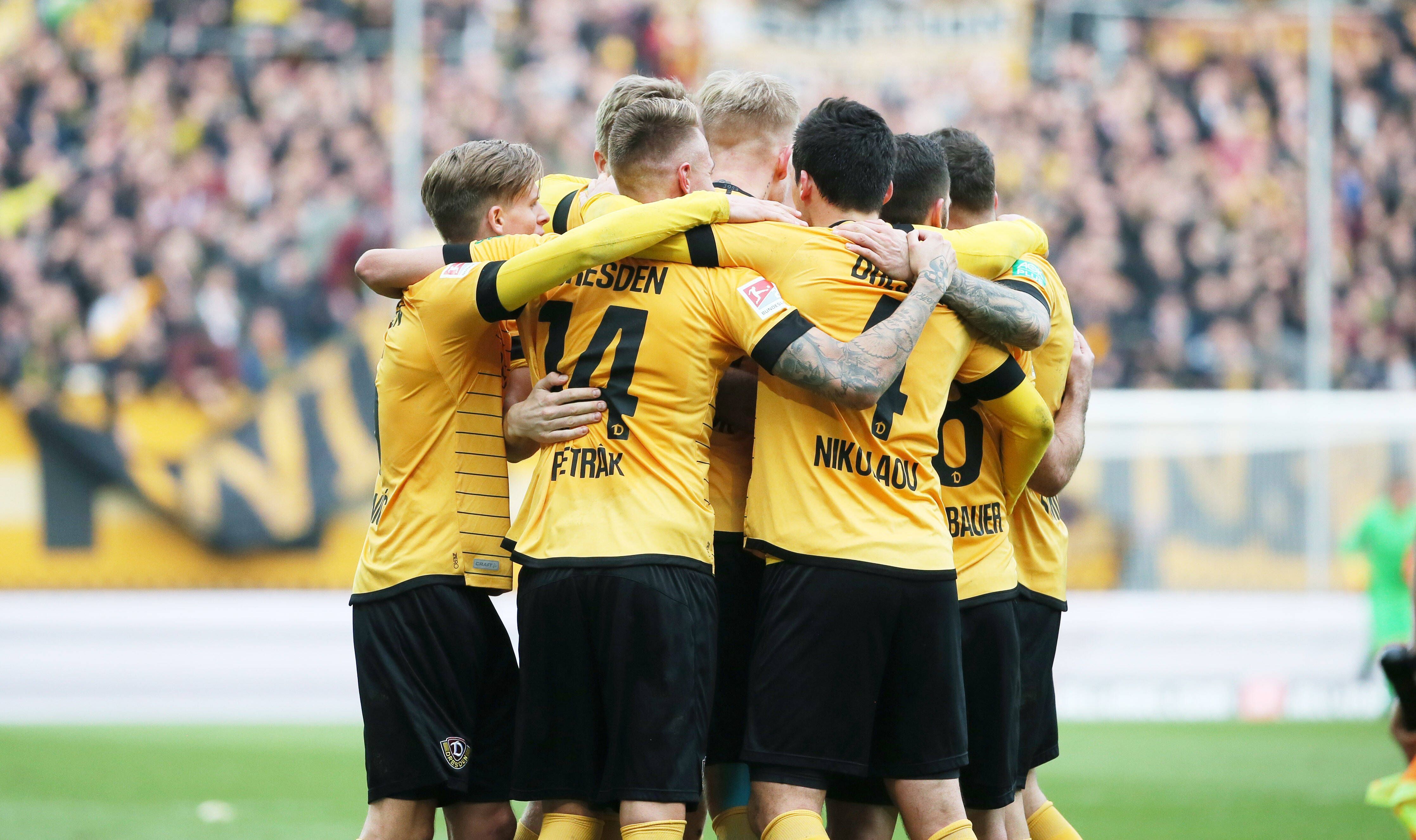 
                <strong>Dynamo Dresden</strong><br>
                Drohender Fernsehgelder-Verlust: 2,35 Millionen Euro
              