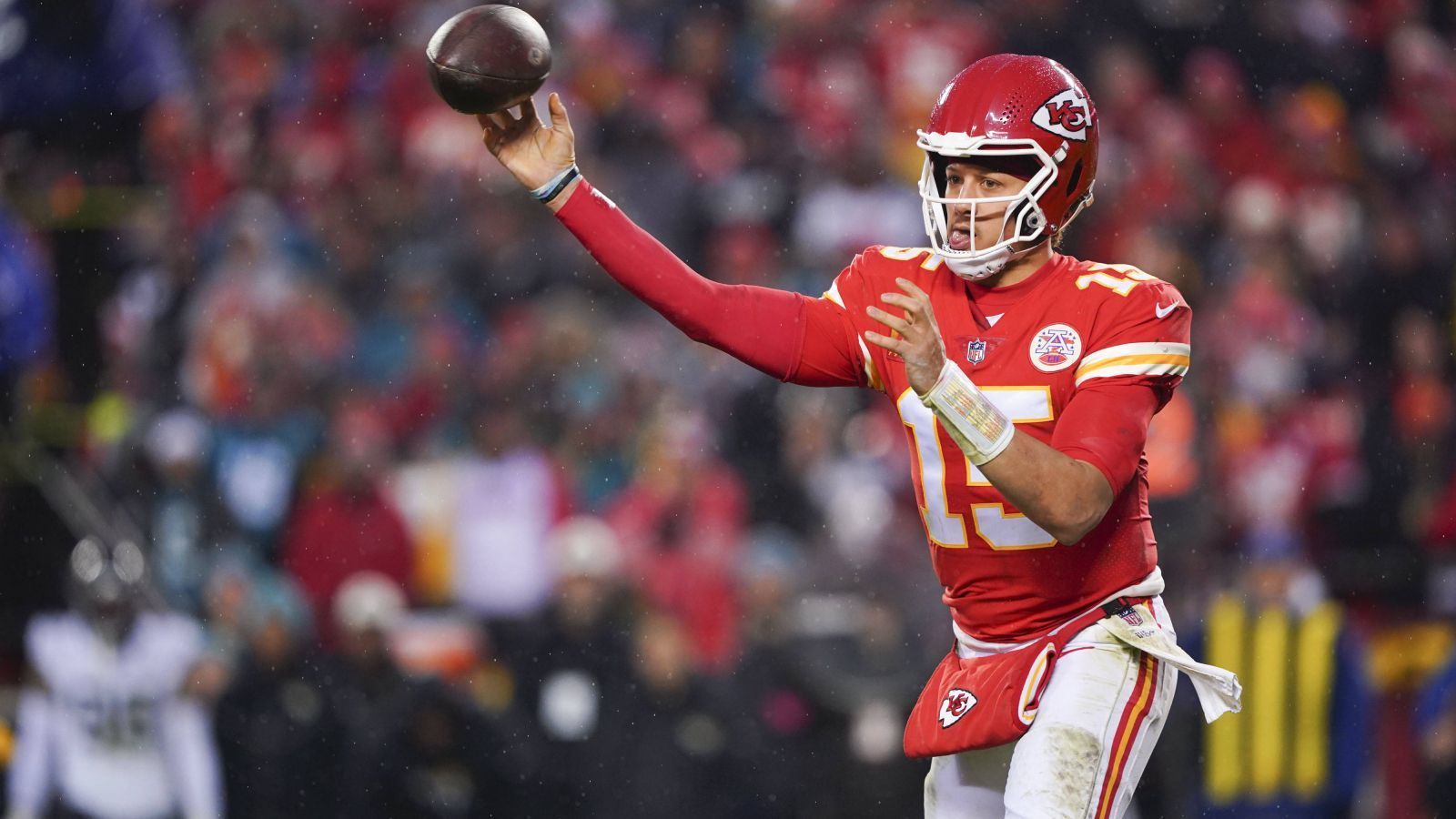 
                <strong>Platz 2: Patrick Mahomes</strong><br>
                &#x2022; Team: Kansas City Chiefs<br>&#x2022; Position: Quarterback<br>&#x2022; Platzierung im Vorjahr: 2<br>
              