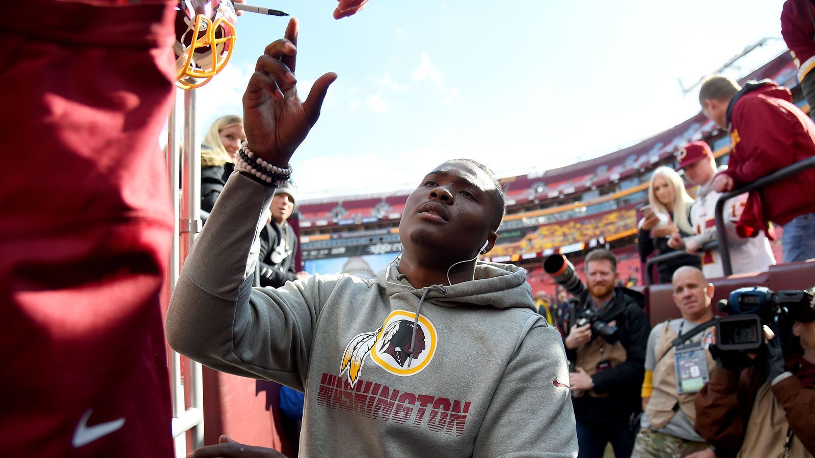 
                <strong>Redtails</strong><br>
                + 200 (drei US-Dollar für einen US-Dollar)- Diesen Namen favorisiert nach eigenen Angaben auch Redskins-Quarterback Dwayne Haskins (Foto).
              