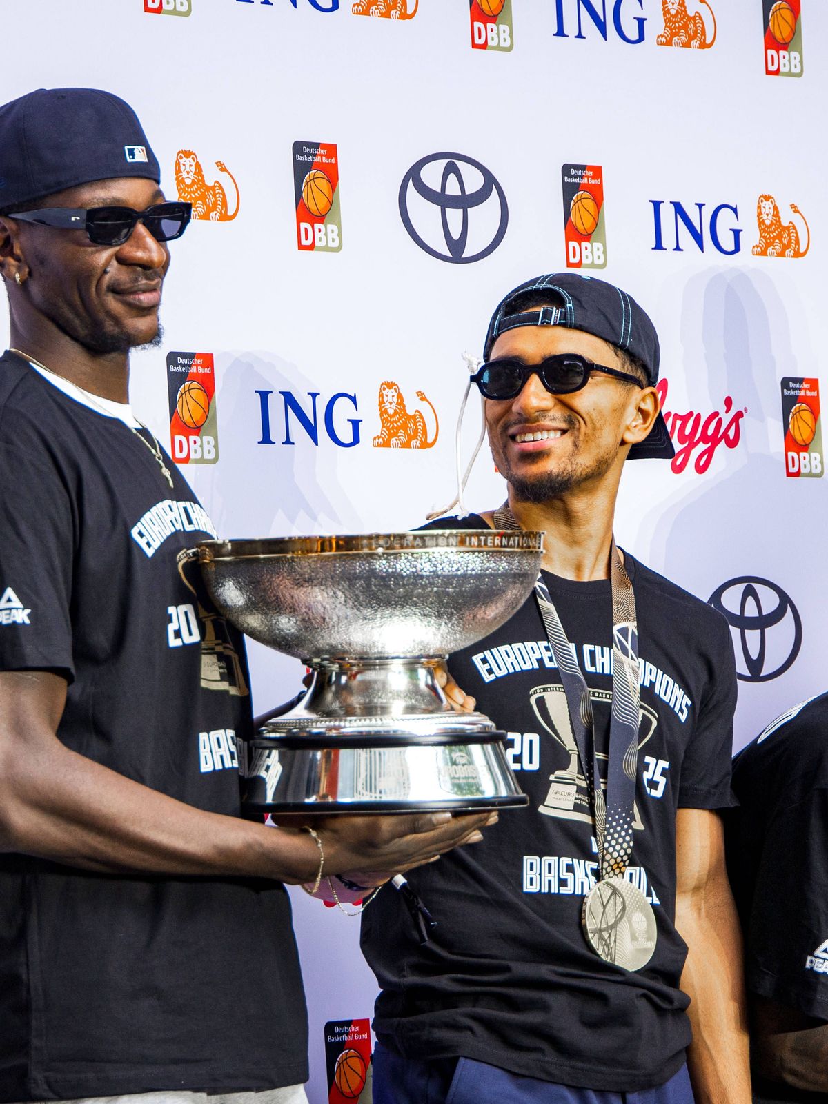 Empfang der deutschen Basketballer in Frankfurt nach Gewinn EuroBasket Empfang der deutschen Basketballer in Frankfurt am Main mit Frankfurts Oberbürgermeister Mike Josef Frankfurt am Main Hessen D...