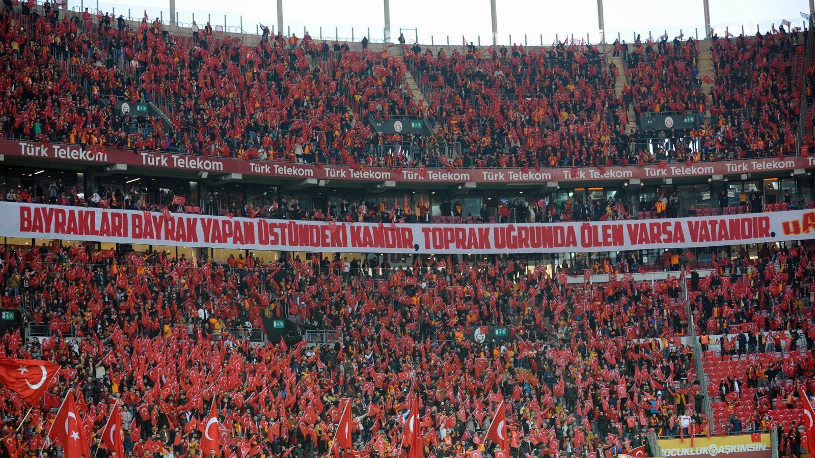 
                <strong>Fußball-Fans</strong><br>
                Zum Vergleich der Fußball: Hier liegt aktuell das Turk Telekom Stadium von Galatasaray Istanbul mit 131 Dezibel ganz vorne.
              
