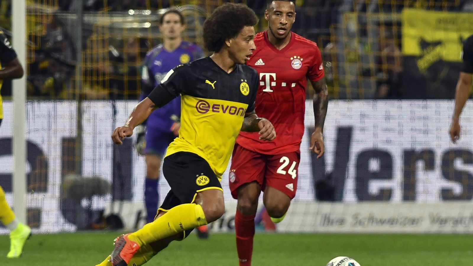 
                <strong>Axel Witsel</strong><br>
                Hilft viel in der Defensive aus, macht aber nicht immer eine glückliche Figur. Absolviert ein hohes Laufpensum, aber die zündende offensive Idee fehlt ihm. ran-Note: 4 
              