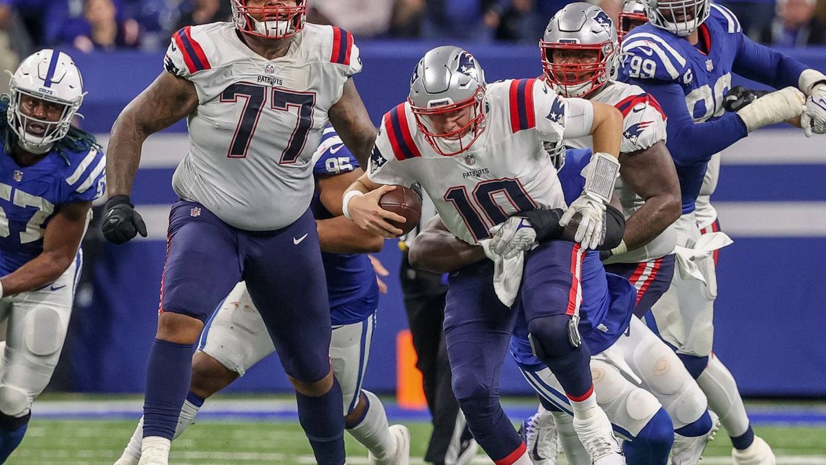 Patriots Quarterback Mac Jones erwischt einen schwarzen Tag