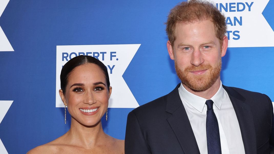 Wie ticken Prinz Harry und Herzogin Meghan eigentlich als Eltern? Das hat ein enger Vertrauter der Royals jetzt verraten. Alle Infos gibt es hier.