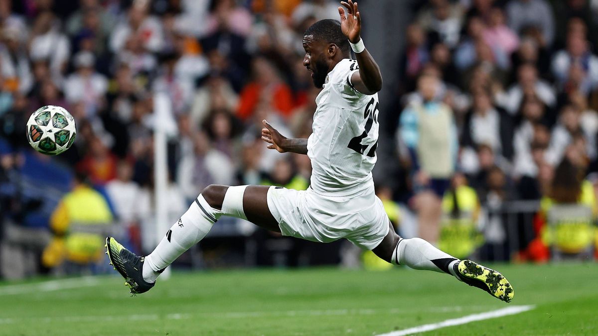 Antonio Rüdiger of Real Madrid fails to get on the end of a cross Real Madrid v Arsenal, UEFA Champions League, Quarter-Finals, 2nd Leg, Football, Santiago Bernabu Stadium, Madrid, Spain - 16 Apr 2...