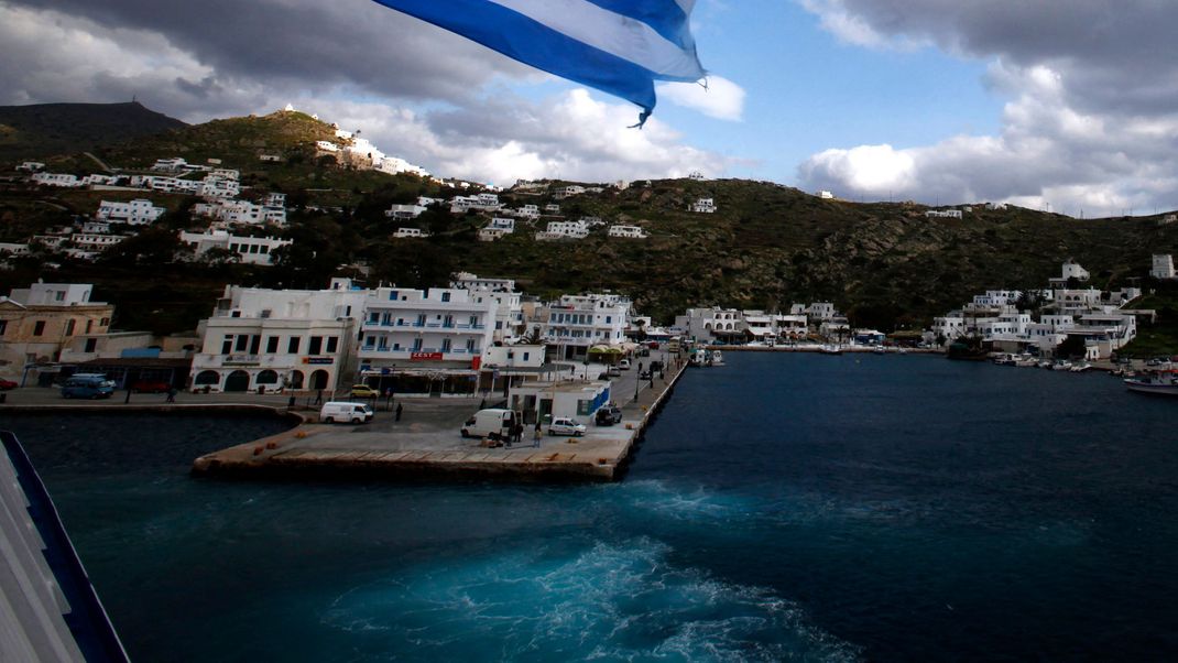 Abschlussfahrt in den Tod - zwei irische Schüler starben im griechischen Urlaubsparadies Ios kurz nacheinander.