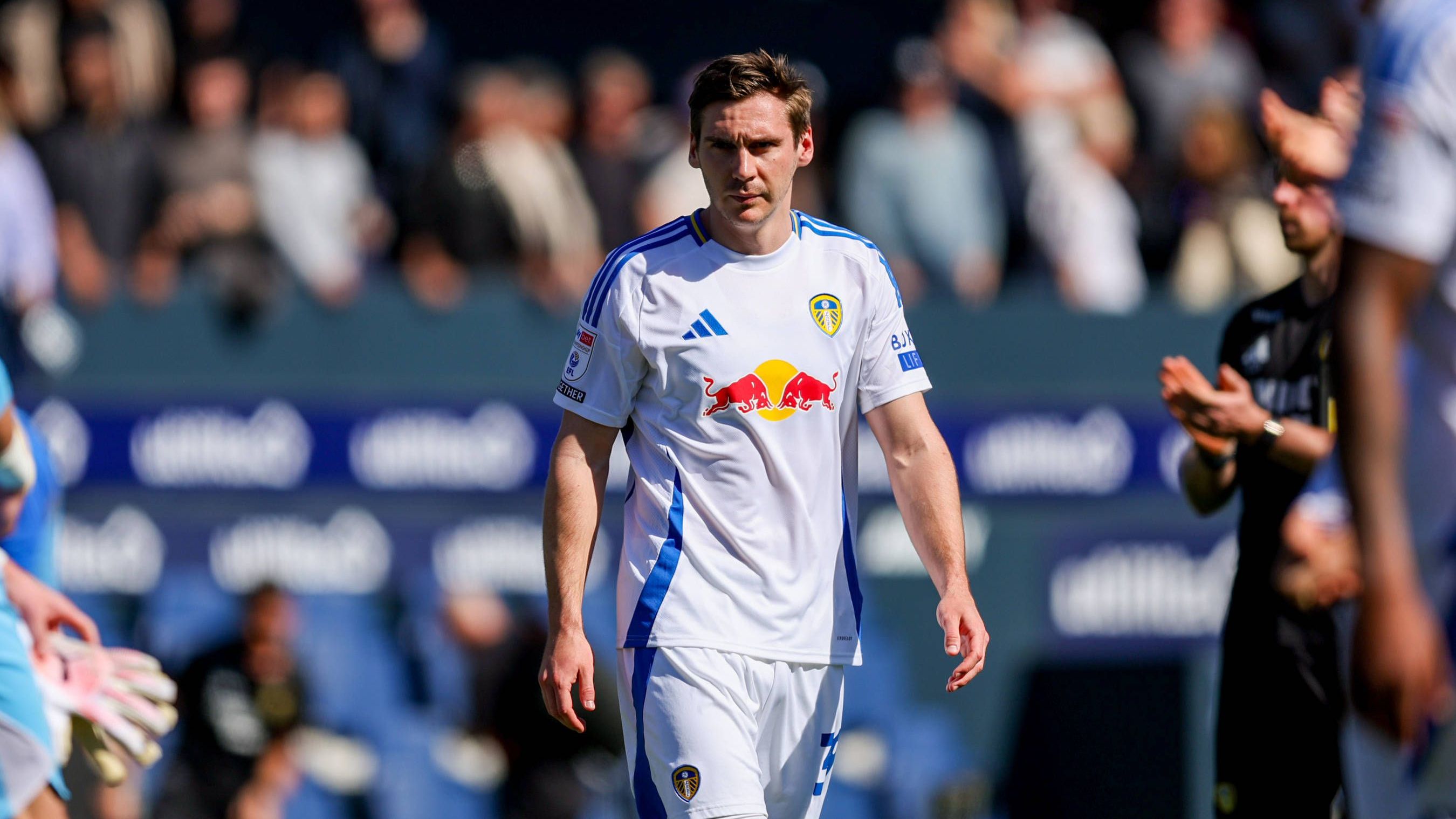 <strong>Maximilian Wöber (SV Werder Bremen)</strong><br>Auch Werder Bremen verkündet den ersten Transfer des Sommers. Maximilian Wöber verstärkt die Verteidigung der Hanseaten. Der Österreicher kommt per Leihe von Leeds United. Zudem besitzt der Nordklub die Möglichkeit, den 27-Jährigen fest an sich zu binden. Die exakte Höhe der Kaufoption ist nicht bekannt.