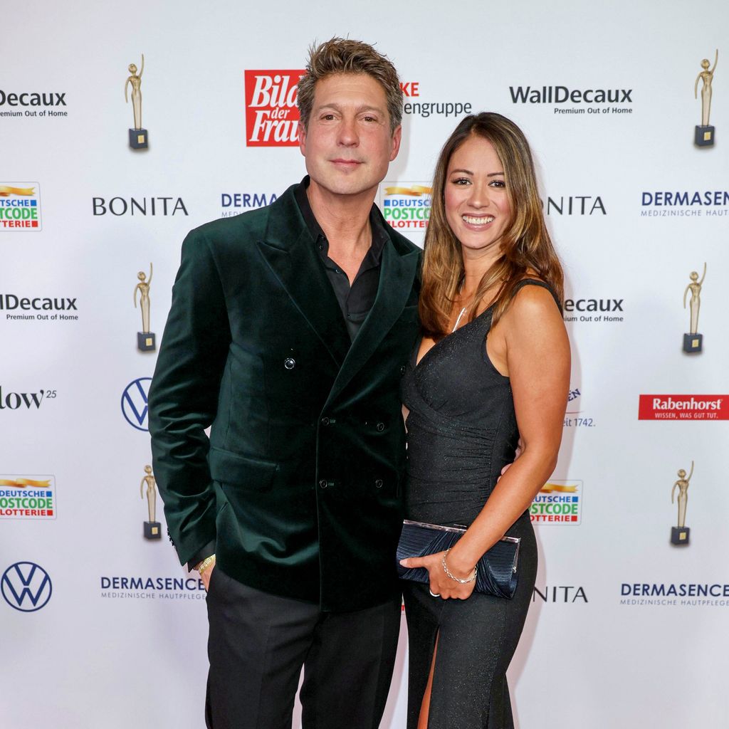 Nach Baby-News: "Rote Rosen"-Star Sebastian Deyle hat sich verlobt