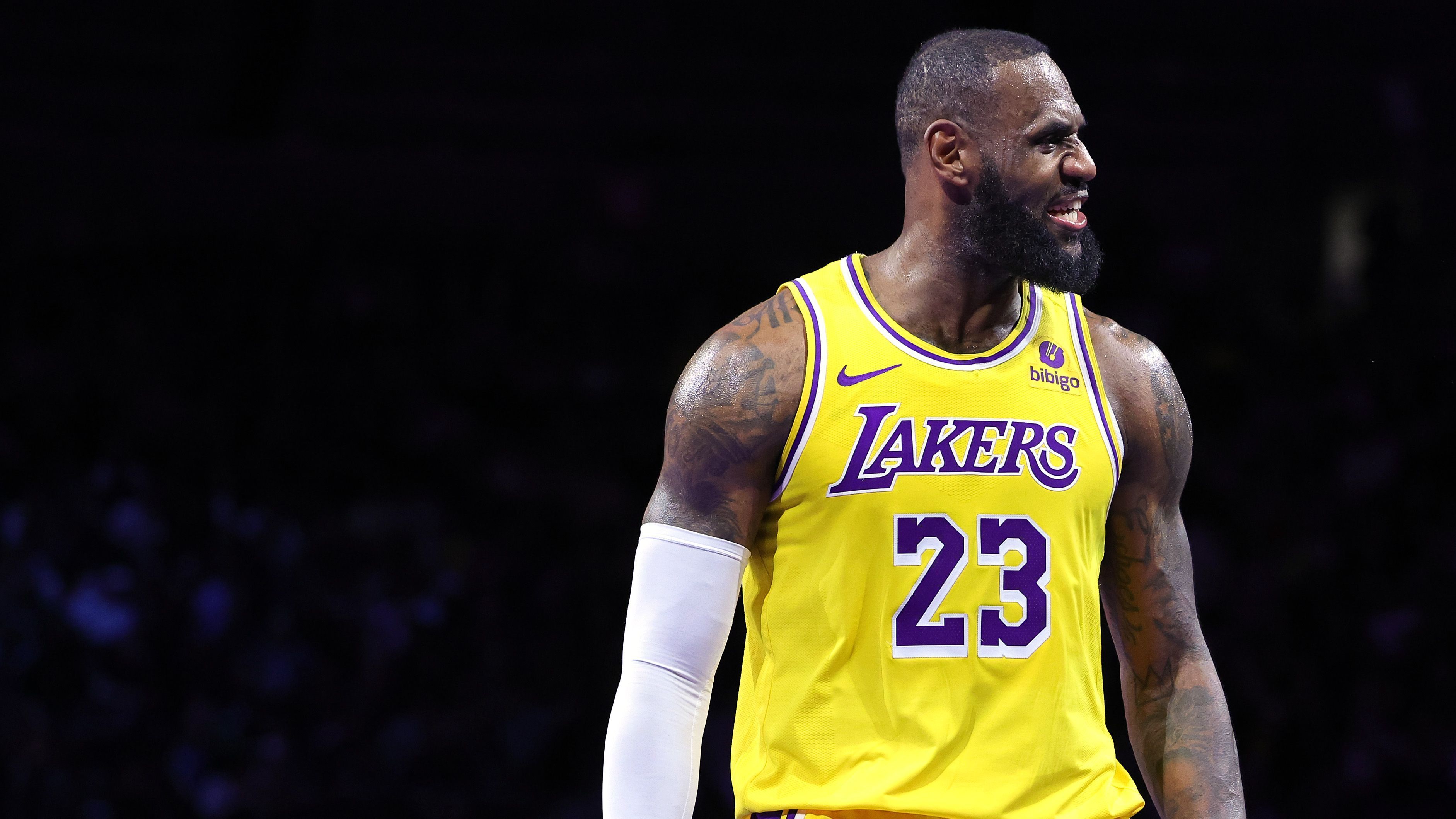 <strong>Platz 10 (geteilt): LeBron James (Los Angeles Lakers)</strong><br>Quote: +50000<br>Bei einem Einsatz von 100 Dollar würde man 50.100 Dollar bekommen