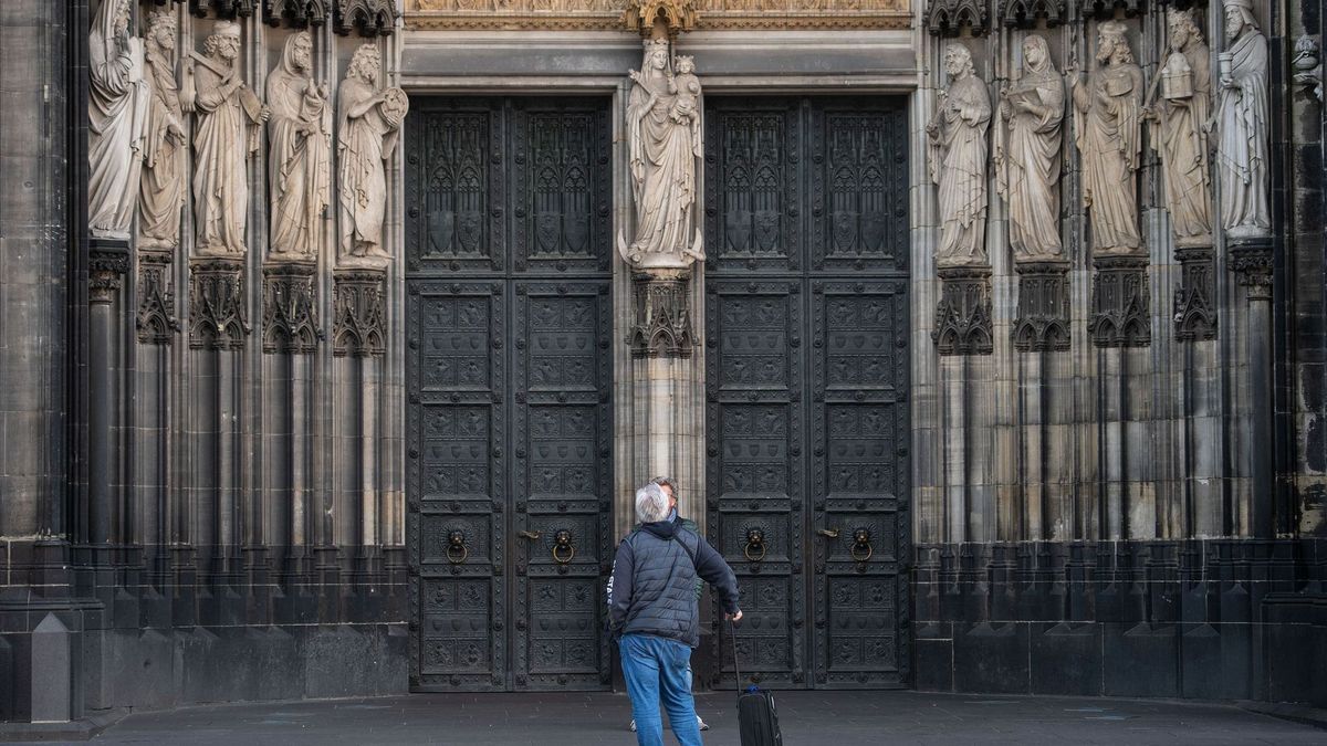 Das Hauptportal des Kölner Doms