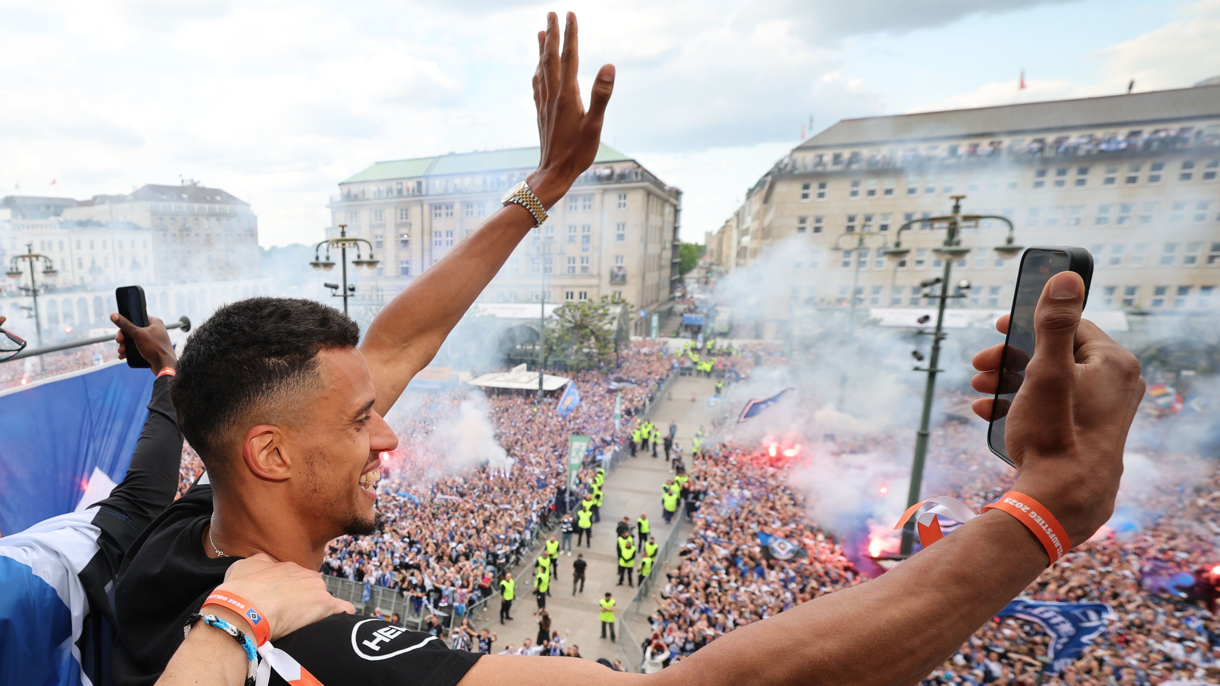 <strong>Platz 8: Hamburger SV</strong><br><strong>Ausgaben für den Kader:</strong>&nbsp;25,20 Millionen Euro<br><strong>Marktwert des Kaders:</strong>&nbsp;62,70 Millionen Euro<br><strong>Differenz:</strong>&nbsp;37,50 Millionen Euro<br><strong>Wertschöpfung:</strong> 59,8 Prozent