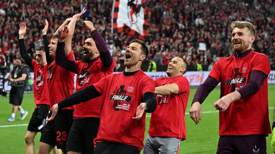 Sie sind die Überflieger der Saison: Bayer Leverkusen will nach der Deutschen Meisterschaft auch den nächsten Titel holen.