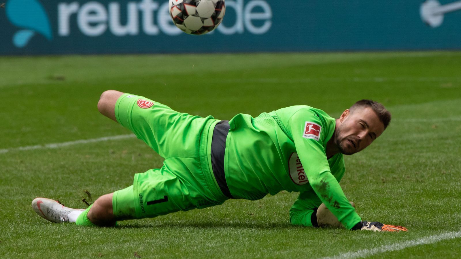 
                <strong>Michael Rensing (Fortuna Düsseldorf)</strong><br>
                Paraden in der Saison 2018/19: 36Saison-Einsätze: 10
              