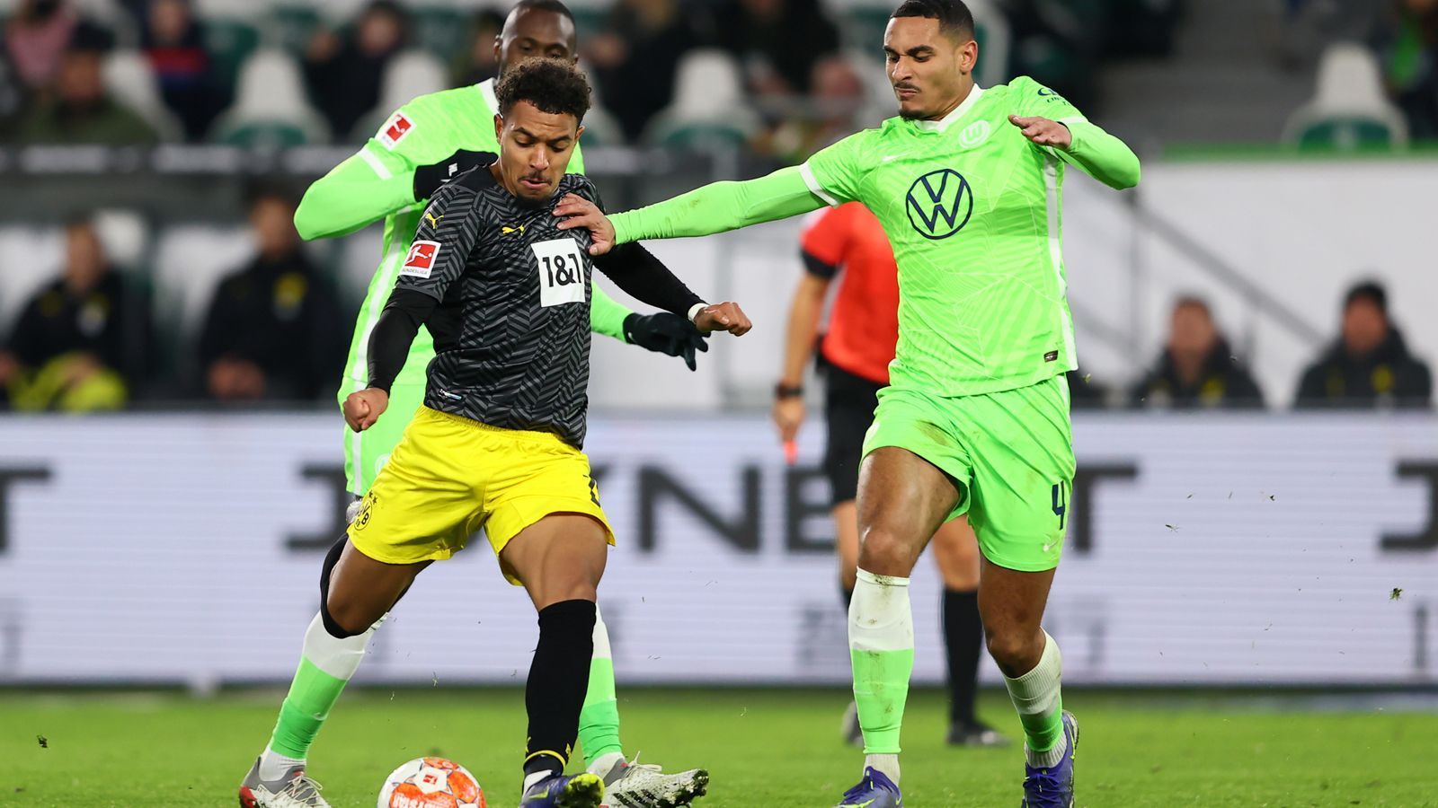 
                <strong>Die BVB-Stars in der Einzelkritik</strong><br>
                Drei Punkte auswärts in Wolfsburg geholt, dazu das Comeback von Erling Haaland. Am Samstagnachmittag lief es rund für Borussia Dortmund. Wir haben die BVB-Stars in einer Einzelkritik benotet.
              
