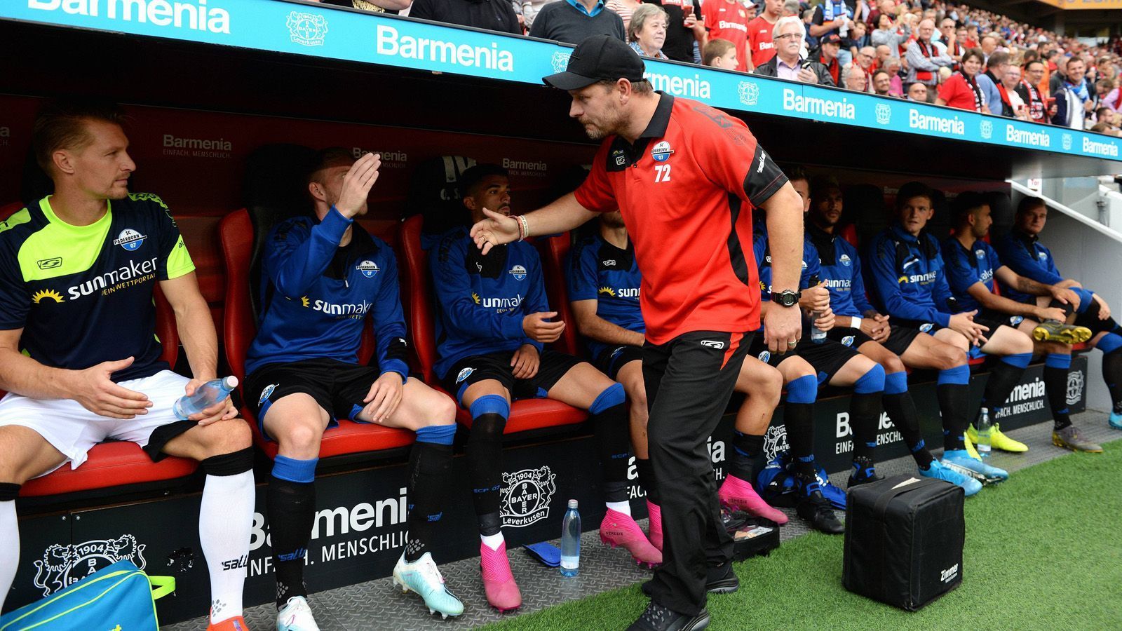 
                <strong>SC Paderborn</strong><br>
                Beim Tabellenletzten aus Paderborn werden keine Namen genannt, aber allgemein heißt es laut "kicker": Spieler aus der dritten Reihe mit nur wenig Aussicht auf Einsatzzeit werden keine Steine bei einem Abgang in den Weg gelegt.
              