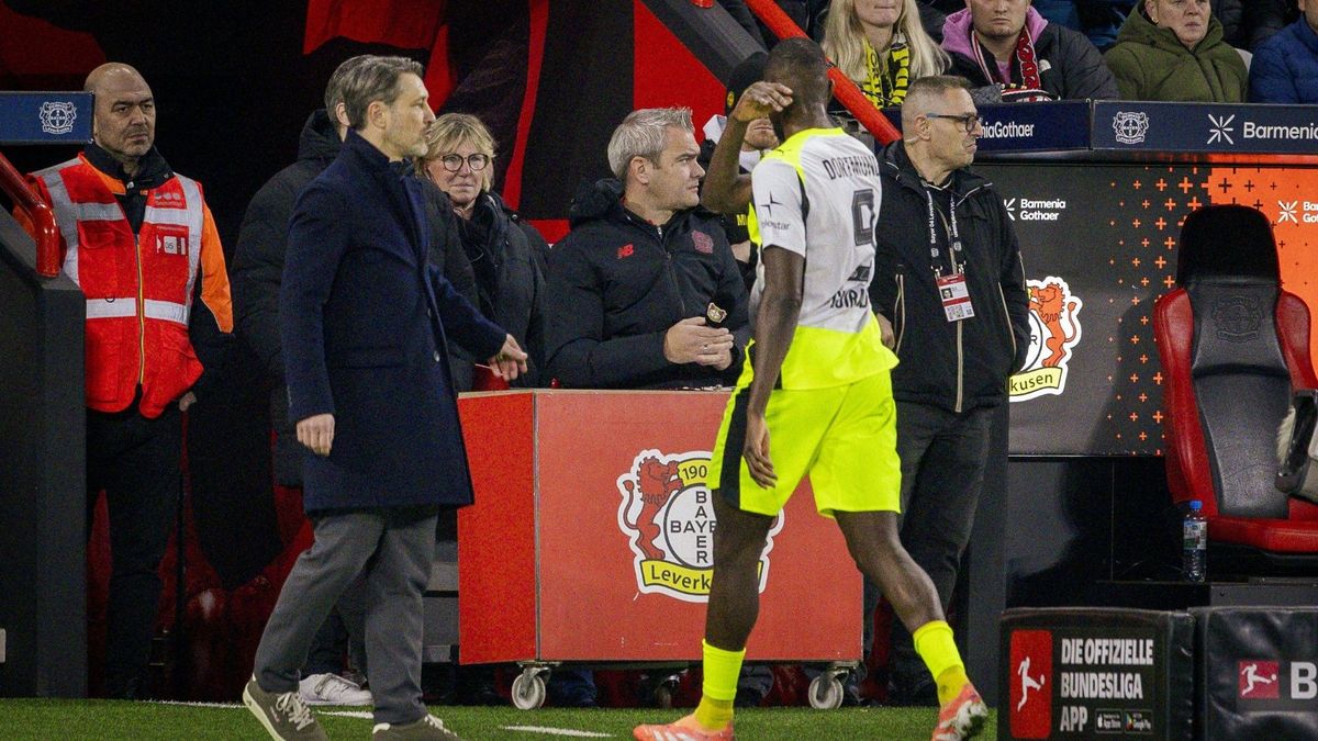 Guirassy (r.) war sichtbar verärgert