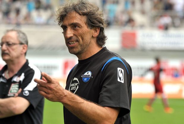
                <strong>Claus Reitmaier</strong><br>
                Claus Reitmaier bestritt als Torwart insgesamt 335 Bundesliga-Spiele - für Wolfsburg, den Karlsruher SC und Borussia Mönchengladbach. Zuletzt war Reitmaier beim Aufsteiger Paderborn Torwart-Trainer. 
              