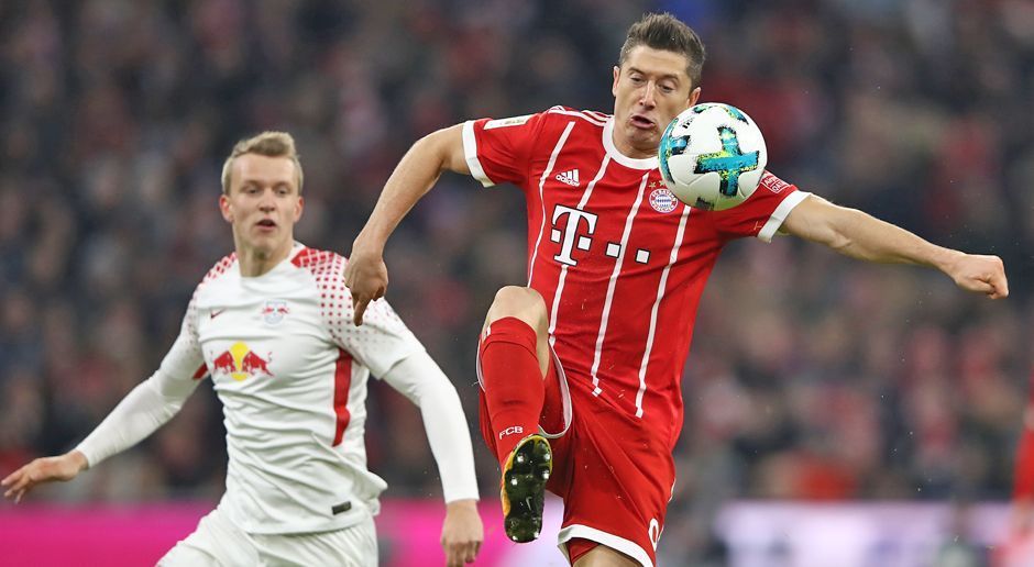 
                <strong>Robert Lewandowski (FC Bayern)</strong><br>
                Tritt zum ersten Mal in Minute 22 in Erscheinung, als er einen weiten Ball von Boateng stark auf James ablegt. Der Kolumbianer revanchiert sich mit einer herrlichen Flanke kurz später, den Kopfball des Polen pariert Gulacsi klasse. In Minute 39 klingelt's dann doch: Martinez' Traumpass verwandelt Lewy sicher ins kurze Eck zum 2:0. Muss kurz vor der Pause mit einer Oberschenkelproblemen vom Feld. ran-Note: 2
              