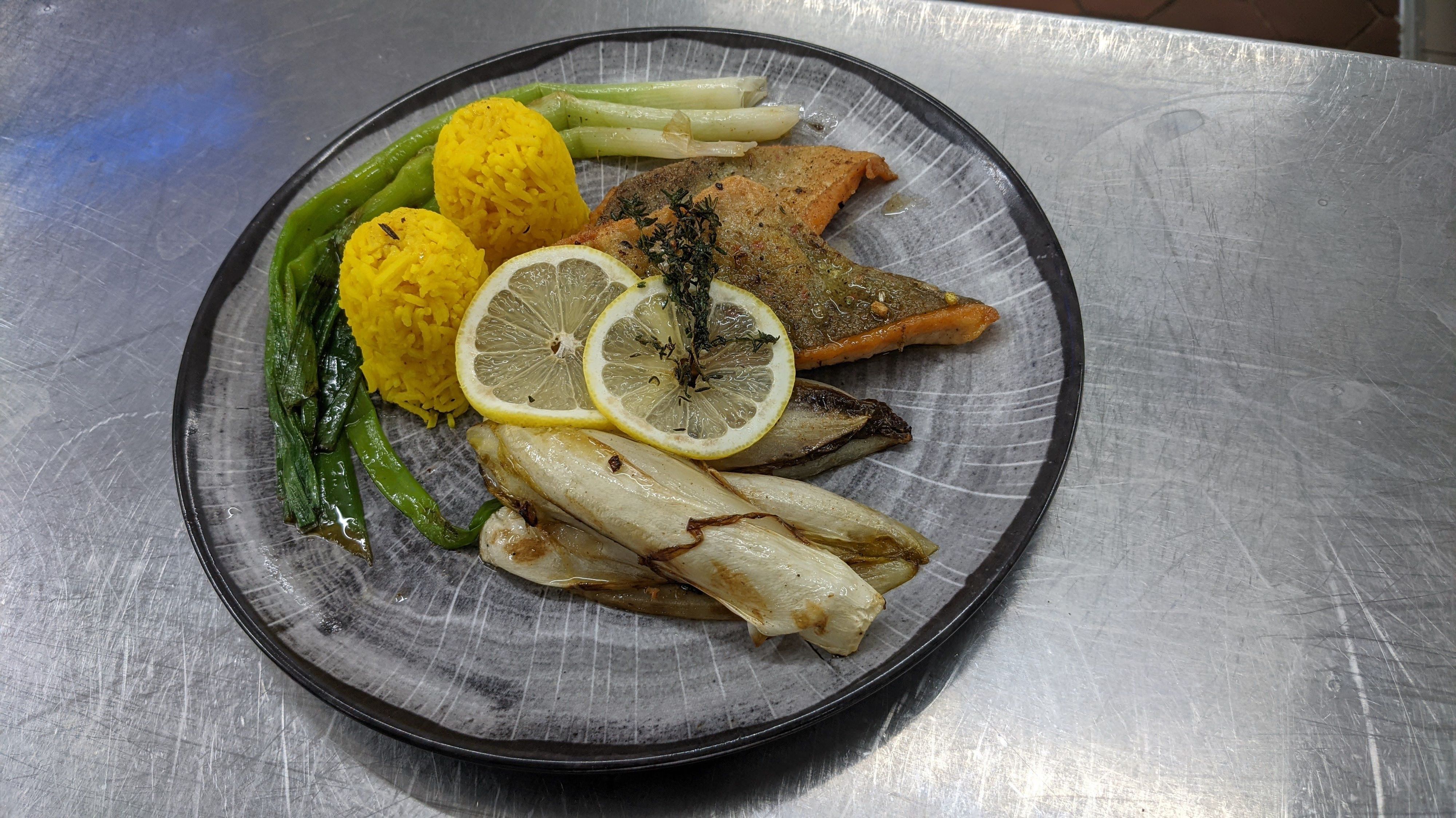 Gebratenes Saiblingsfilet mit OfenChicorée
