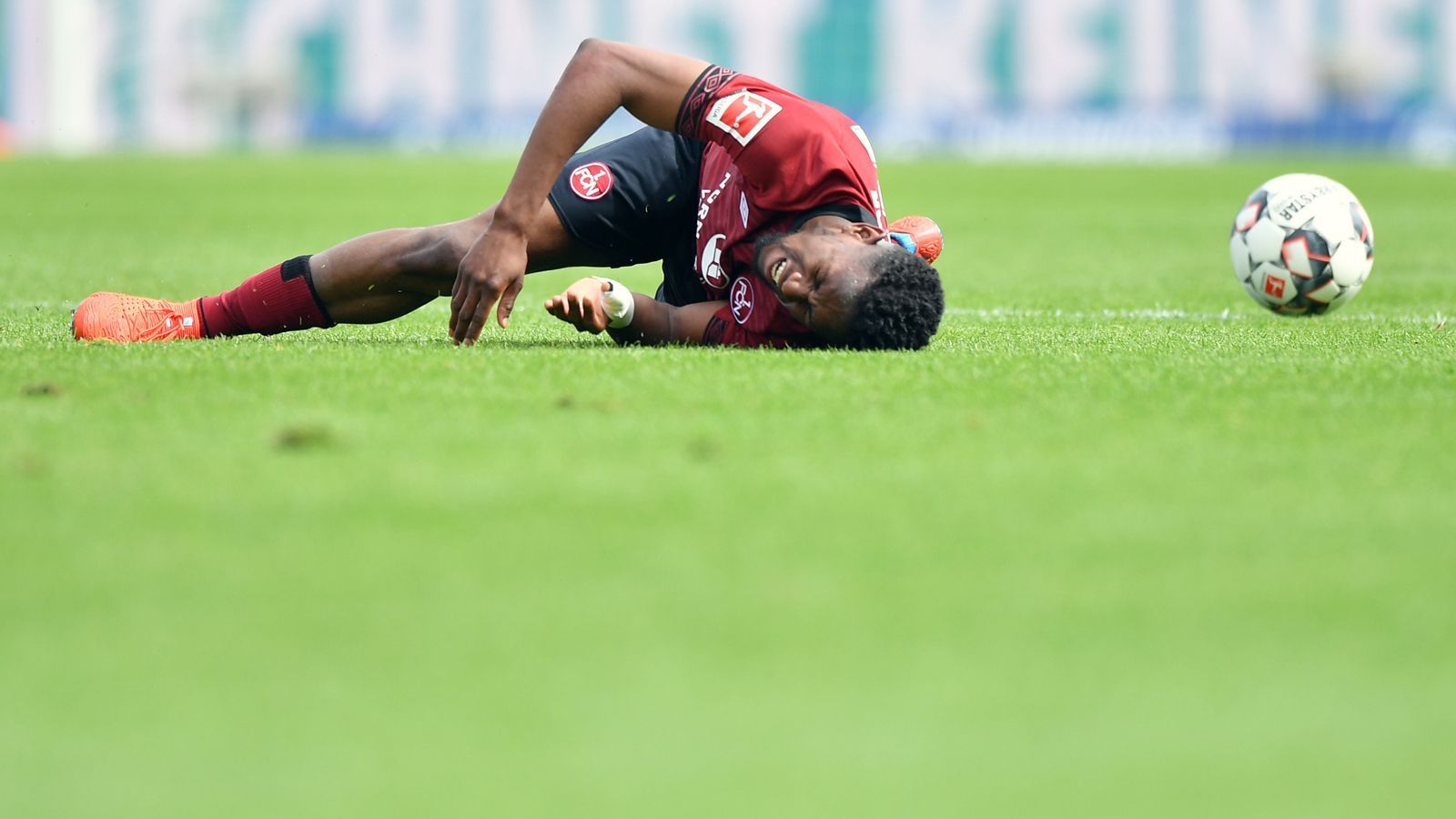 
                <strong>Platz 4 - Virgil Misidjan (1. FC Nürnberg)</strong><br>
                Erlittene Fouls: 54Saison-Einsätze: 23
              