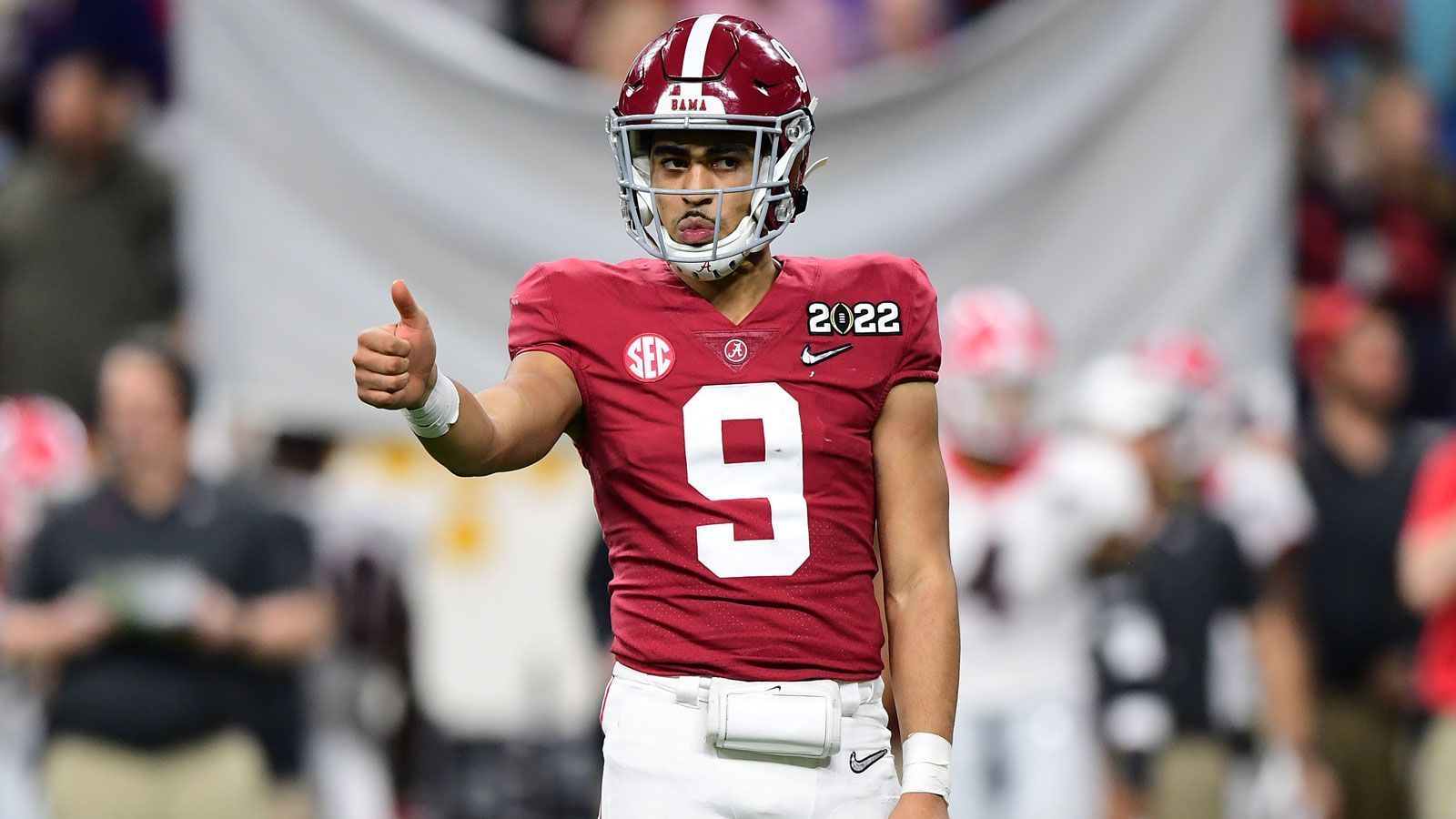 
                <strong>Platz 2: Bryce Young (Quarterback, Alabama Crimson Tide)</strong><br>
                Wettquote: +225(bei 100 Dollar Einsatz macht man 225 Dollar Gewinn)
              