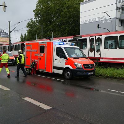 Kind von Straßenbahn erfasst