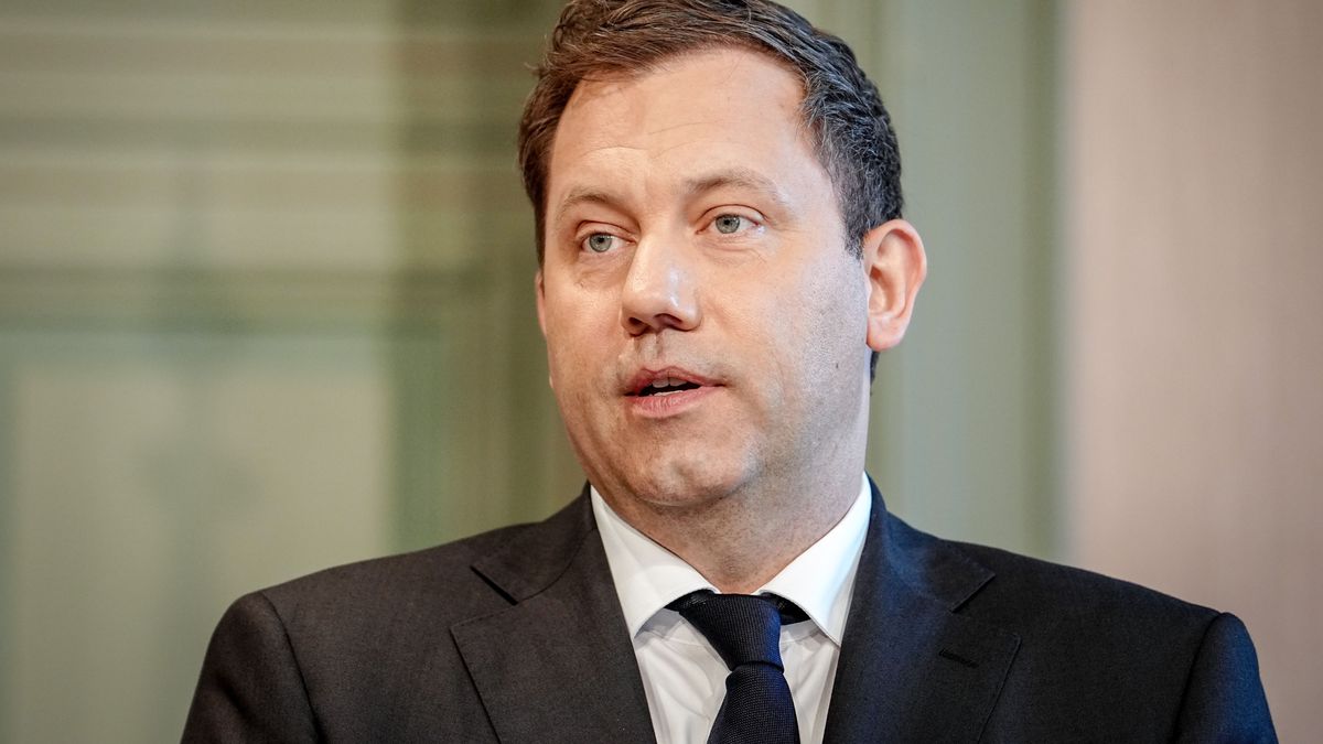 SPD-Chef Klingbeil steht zu Frauke Brosius-Gersdorf und sieht Unionsbedenken wegen angeblicher Plagiatsvorwürfe ausgeräumt. 
