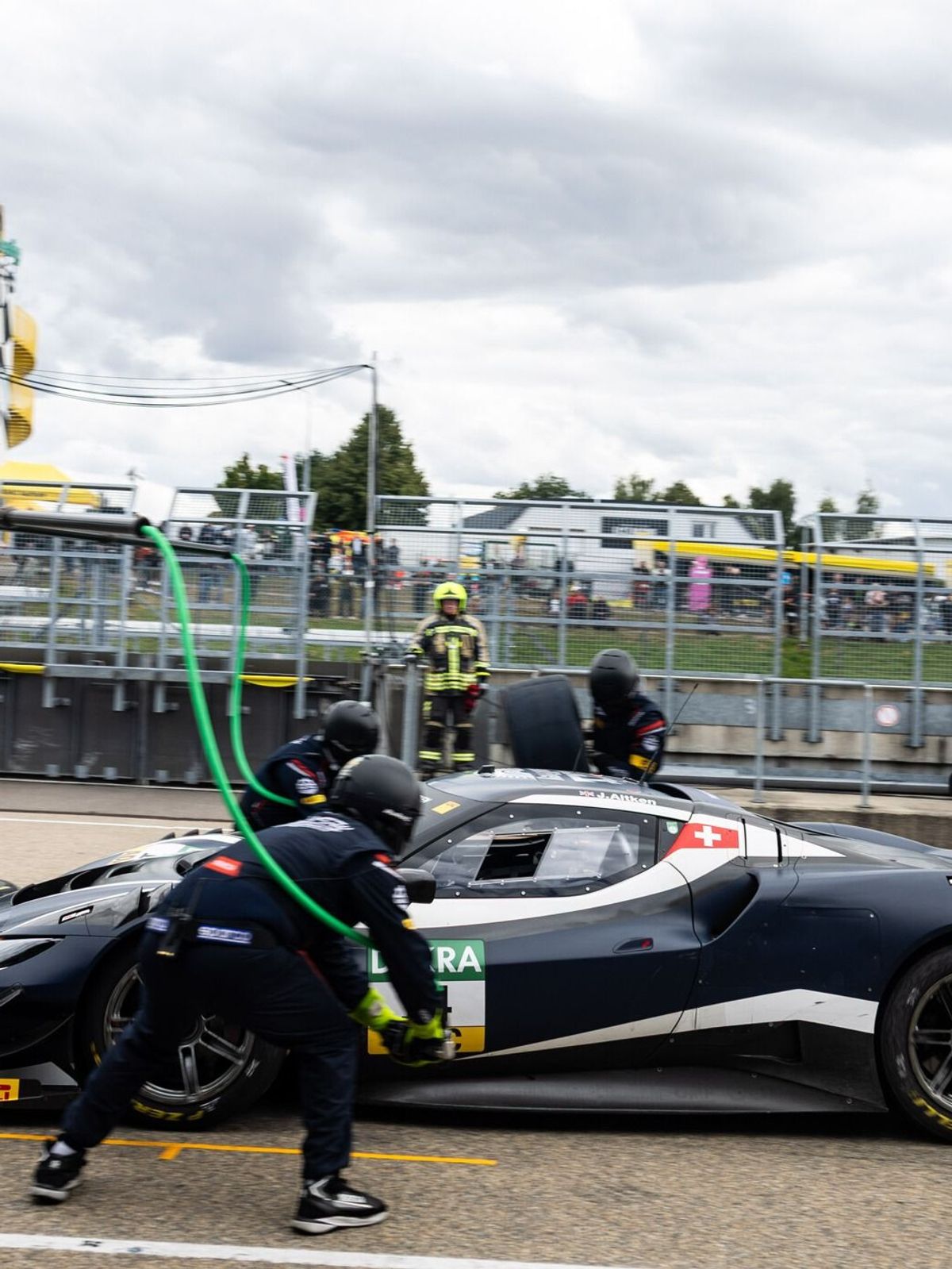 Aitken verlor beim Boxenstopp rund 13 Sekunden, aber es lag nicht an der Crew