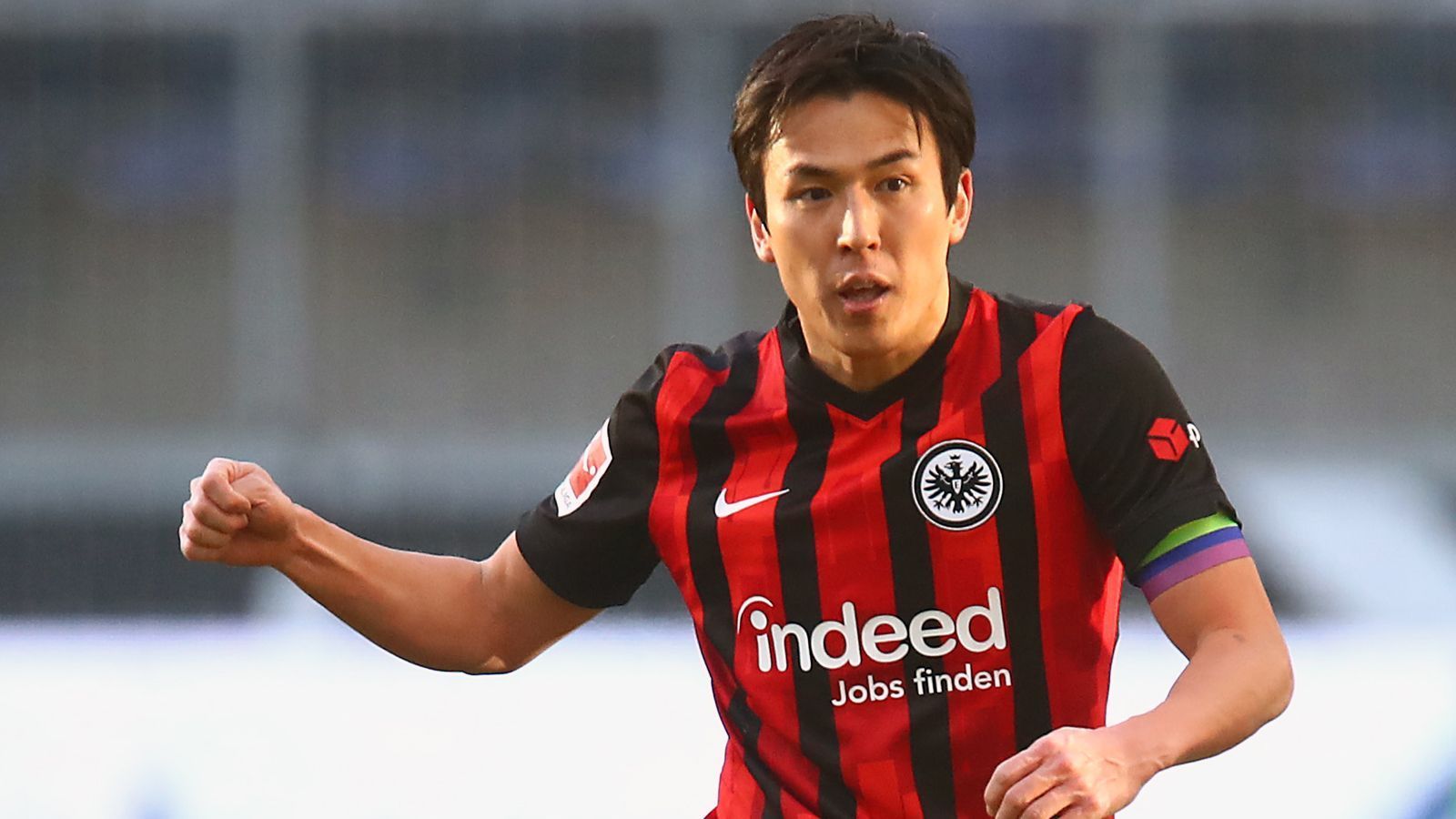 
                <strong>Makoto Hasebe</strong><br>
                Der Kapitän strukturiert das Spiel seiner Mannschaft aus der Mitte heraus und stört in den ersten 45 Minuten immer wieder Aufbau der Bayern. Ordnet sich in der zweiten Halbzeit in die Defensive ein. ran-Note: 3
              