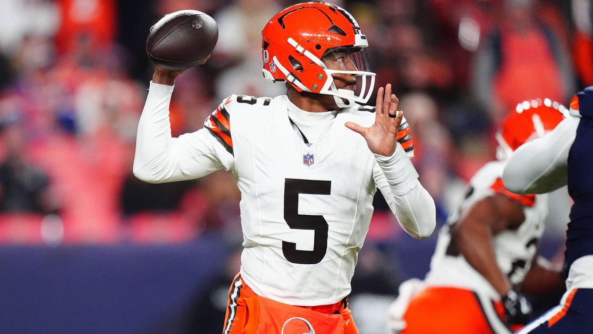 NFL, American Football Herren, USA Cleveland Browns at Denver Broncos Dec 2, 2024; Denver, Colorado, USA; Cleveland Browns quarterback Jameis Winston (5) passes the ball in the first quarter agains...