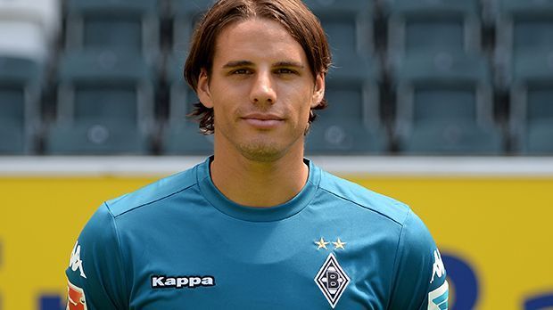 
                <strong>Platz 9: Yann Sommer (Borussia Mönchengladbach)</strong><br>
                Der Schweizer Sunnyboy rutscht im Vergleich zum vergangenen Jahr um drei Plätze ab und schafft es mit 9,4 Prozent aller Stimmen gerade noch in die Top Ten.
              