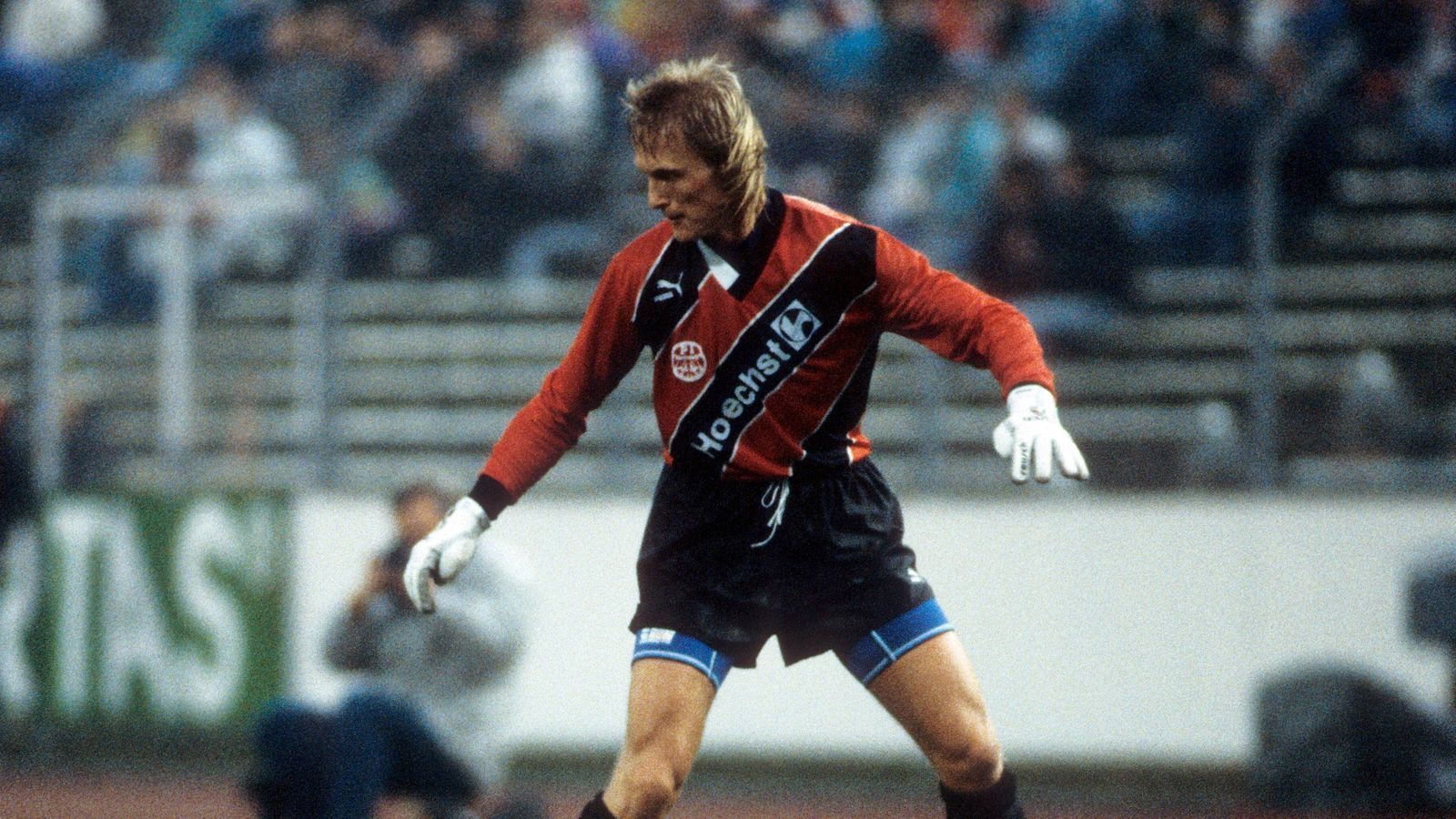 
                <strong>Saison 1989/90</strong><br>
                Torschützenkönig: Jörn Andersen (Eintracht Frankfurt) - Tore: 21
              