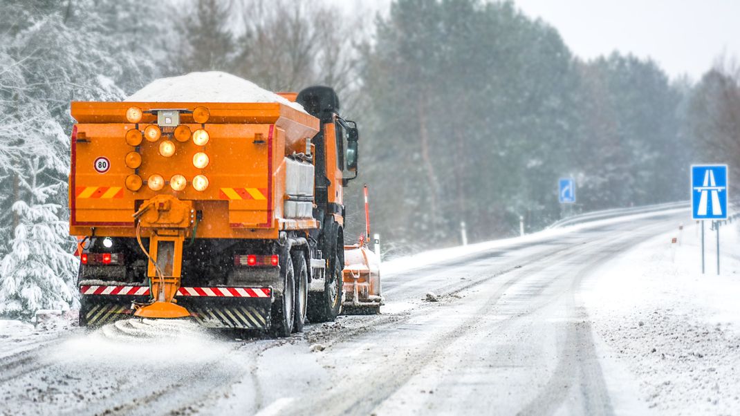 Das Wetter in Deutschland bringt reichlich Schnee. Aber auch Sturm und Gewitter sind mit dabei. (Symbolbild)
