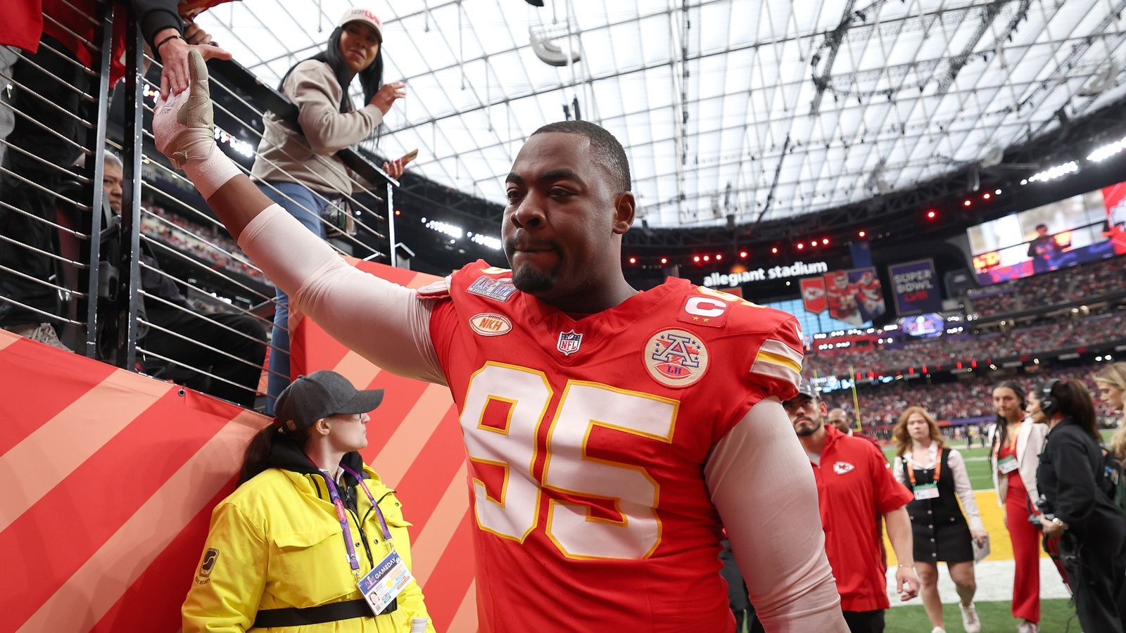 <strong>Top 10 Free Agents nach dem Super Bowl</strong><br>Nach dem Super Bowl ist vor dem Super Bowl! Wir stellen Euch zehn Spieler vor, die Teil des Endspiels waren und jetzt auf dem Markt als Free Agents verfügbar sind. Einigen winken große Verträge, andere müssen kleinere Brötchen backen und einem droht sogar das Karriereende.
