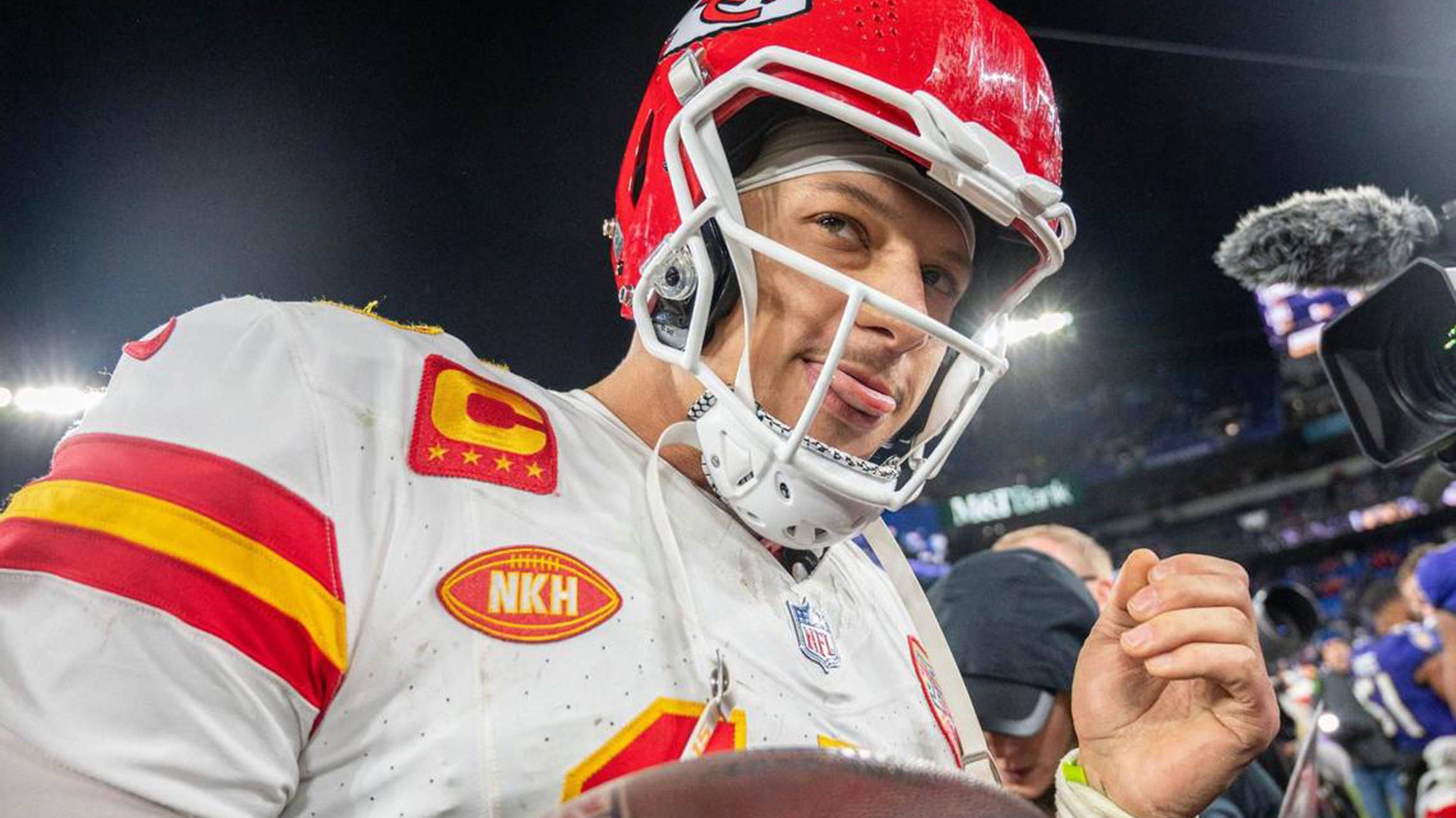 <strong>Quarterback-Rating</strong> <br>Mahomes: Regular Season 103,5 (Playoffs: 106,3) <br>Brady: Regular Season 88,4 (Playoffs: 87,98)<br>Vorteil Mahomes