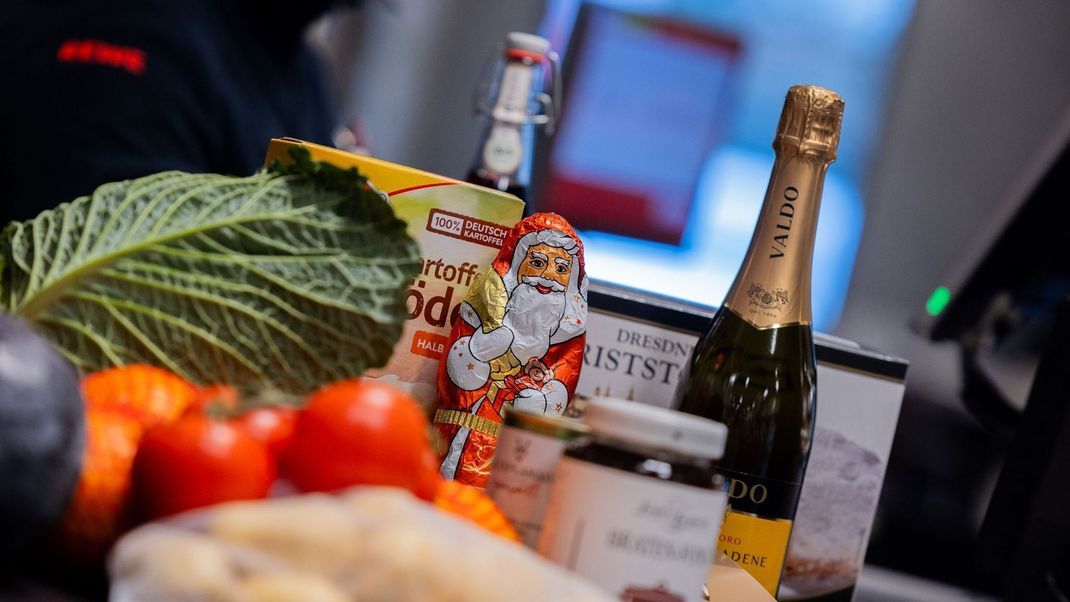 Die Preise für Lebensmittel sind für etliche Produkte gestiegen. Insbesondere Schokoweihnachtsmänner sind wesentlich teurer.