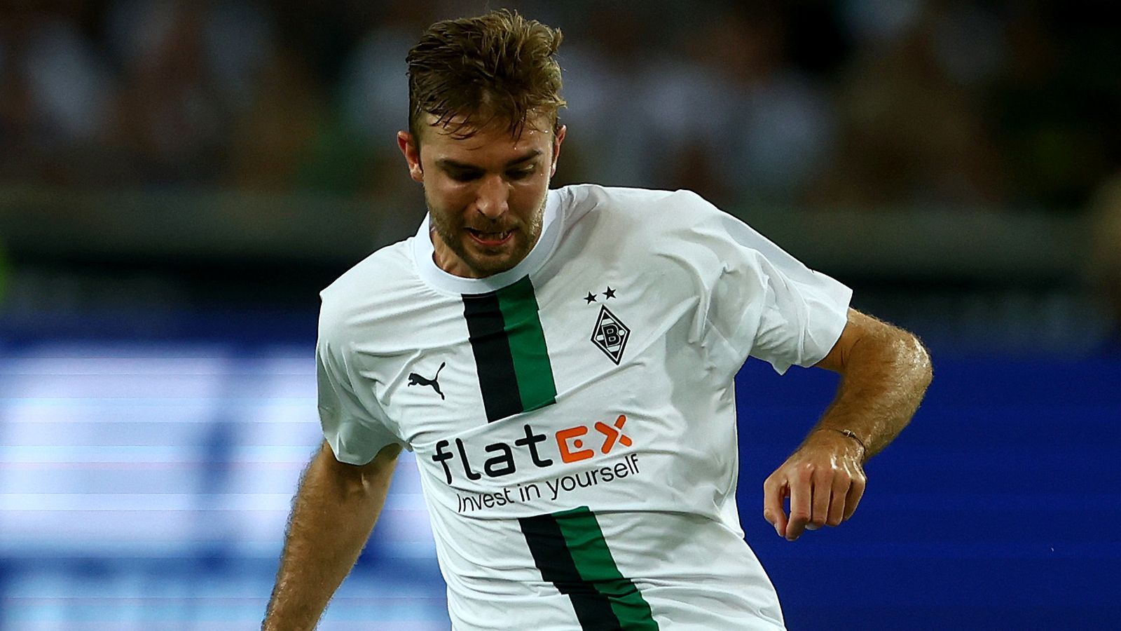 
                <strong>Christoph Kramer</strong><br>
                Ruhepol in der Zentrale, kann das Offensivspiel aber nur selten kontrolliert einleiten. Sein Befreiungsschlag kurz vor der Pause wird zur Vorlage für Thuram. Wichtig zudem als Kommunikator auf dem Platz. ran-Note: 3
              