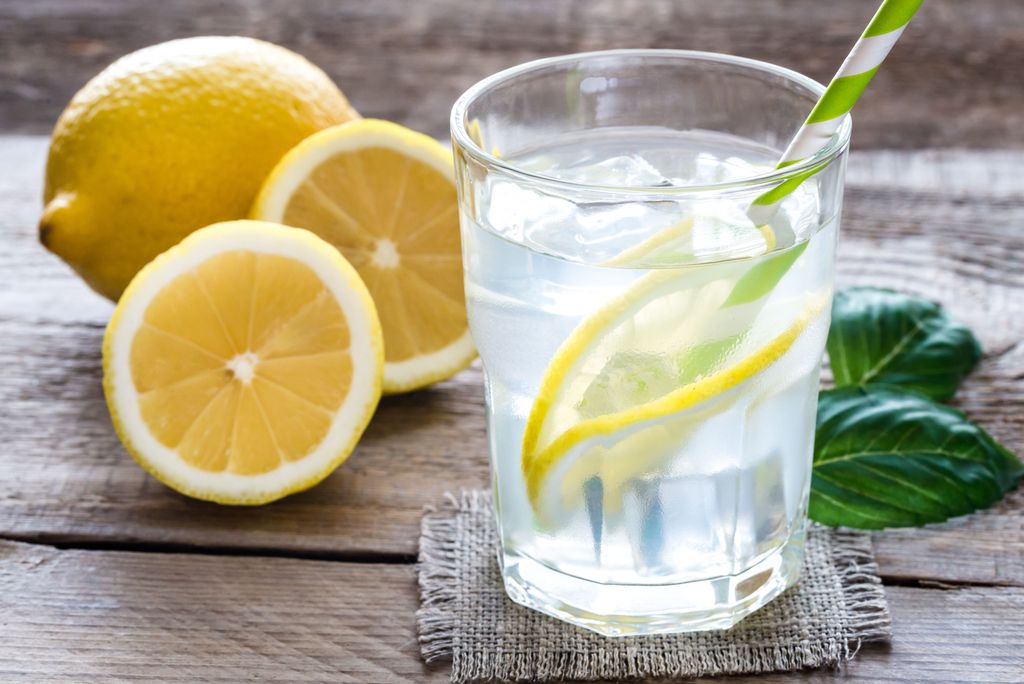 Erfolgreicher Frühlings-Detox aus Hollywood: Mit Zitronen-Wasser wirst du deine Winter-Kilos los