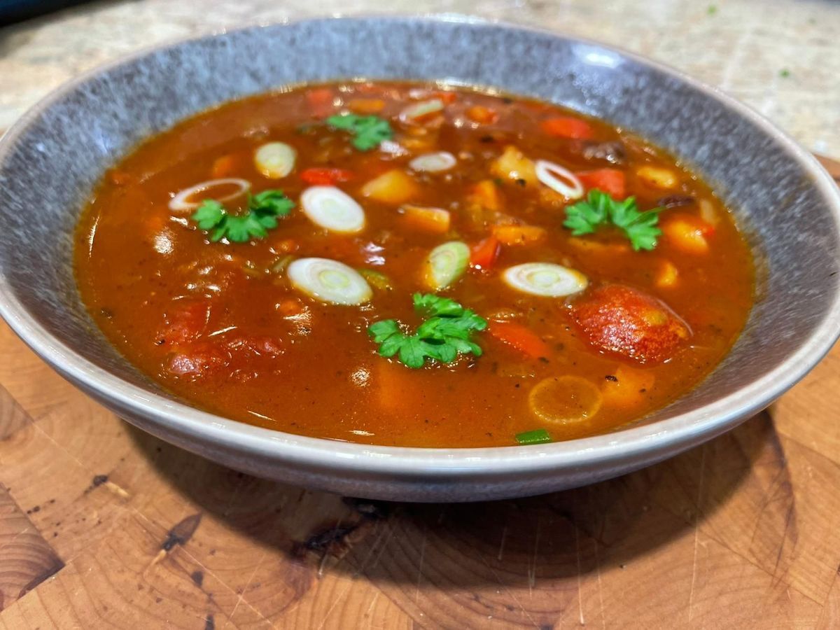 Gulaschsuppe mit Paprika