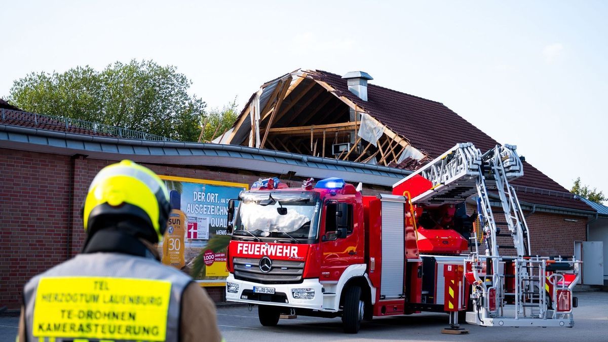 Supermarktdach in Ratzeburg eingestürzt