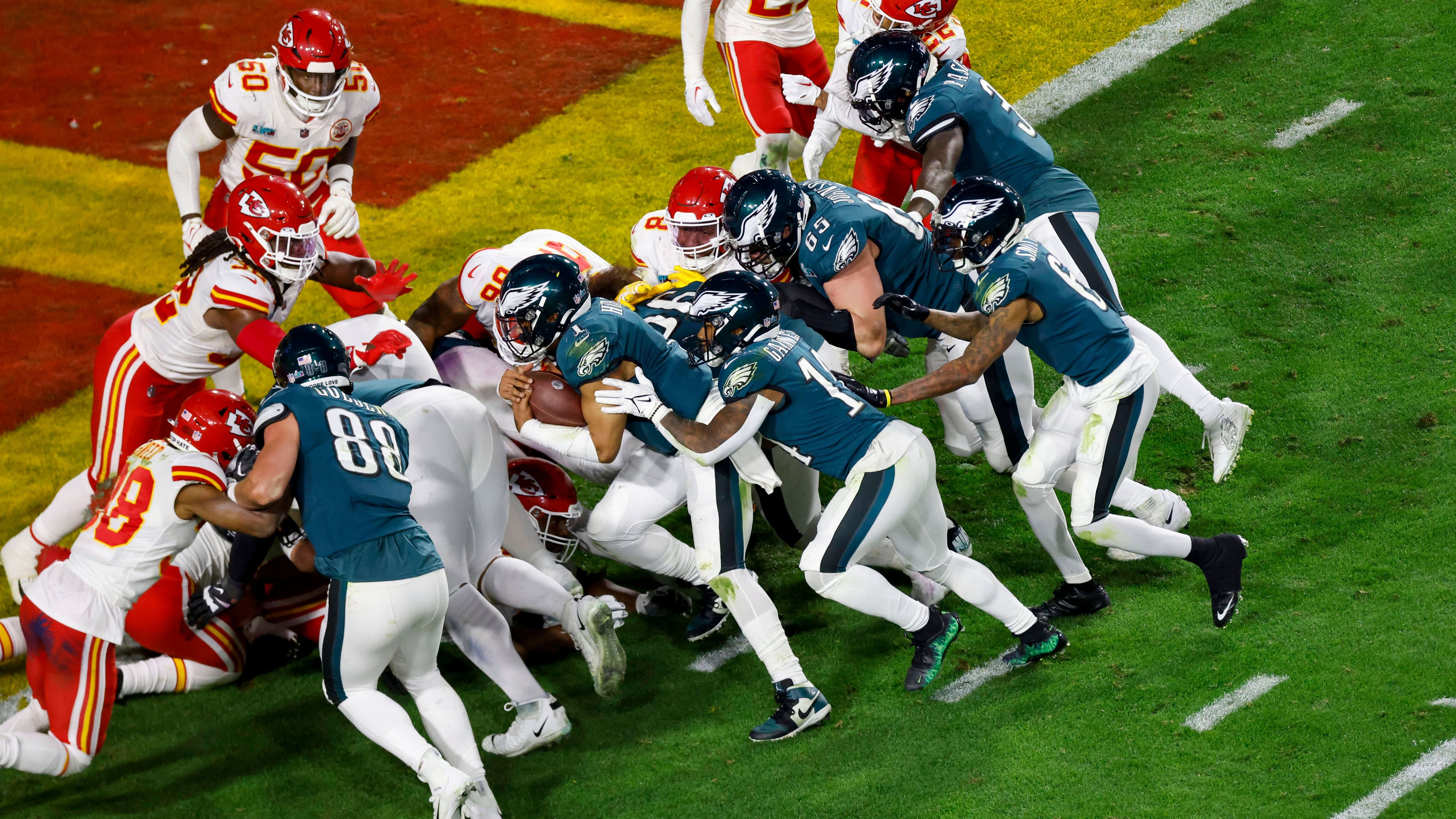 <strong>Super Bowl LVII (12.02.2023)</strong><br>Ergebnis: Kansas City Chiefs 38:35 Philadelphia Eagles<br>Rematch: Week 11 (20.11.2023)<br>Rematch-Ergebnis: Philadelphia Eagles 21:17 Kansas City Chiefs