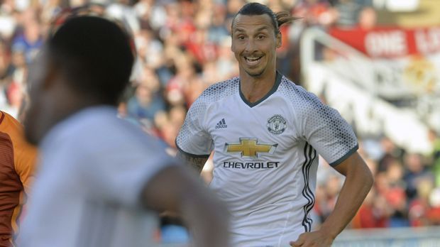 
                <strong>Der Traumeinstand von Zlatan Ibrahimovic bei Manchester United</strong><br>
                Manchester United gewinnt schlussendlich gegen Galatasaray Istanbul mit 5:2. Aber: Zur Halbzeit liegen die Red Devils mit 1:2 zurück - trotz des Traumtores von Ibrahimovic.
              