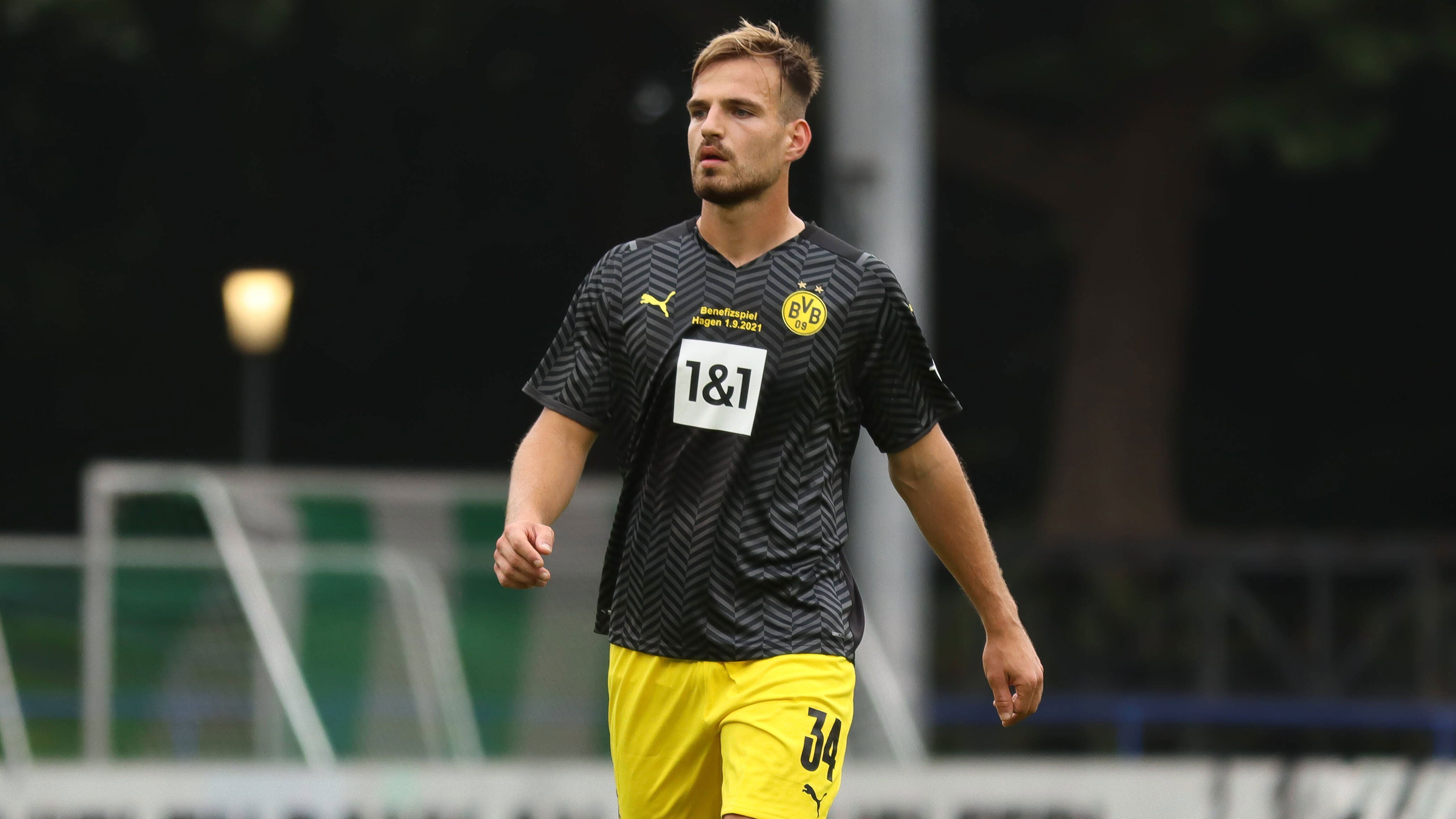 
                <strong>Marin Pongracic</strong><br>
                In der 69. Minute für Hummels eingewechselt. Verleiht dem BVB auch nicht mehr Sicherheit, leistet sich aber keine großen Böcke. ran-Note: 4
              