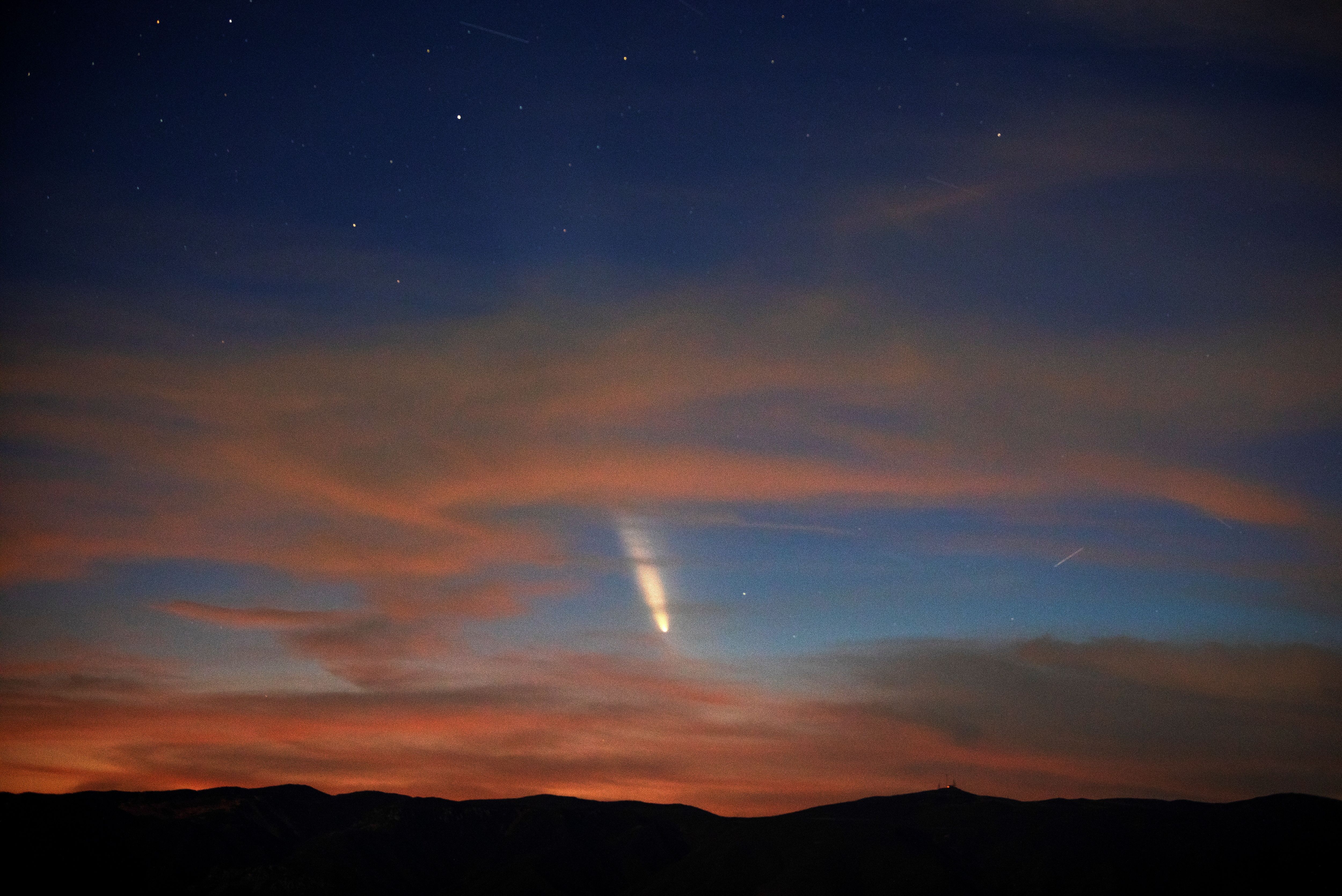 Tsuchinshan-Atlas bei Sonnenuntergang in Ohrid, Nordmazedonien.