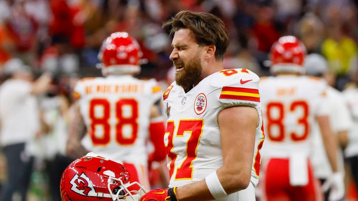 Kansas City Chiefs tight end Travis Kelce (87) warms up before the Philadelphia Eagles during Super Bowl LIX at Caesars Superdome in New Orleans on Sunday, February 9, 2025. PUBLICATIONxINxGERxSUIx...