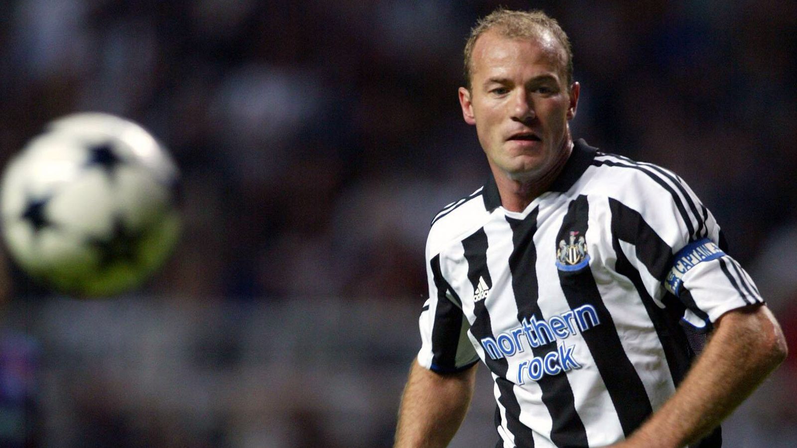 
                <strong>Alan Shearer</strong><br>
                Premier-League-Spiele: 441 - Premier-League-Tore: 260 -Vereine: Newcastle United, Blackburn Rovers
              