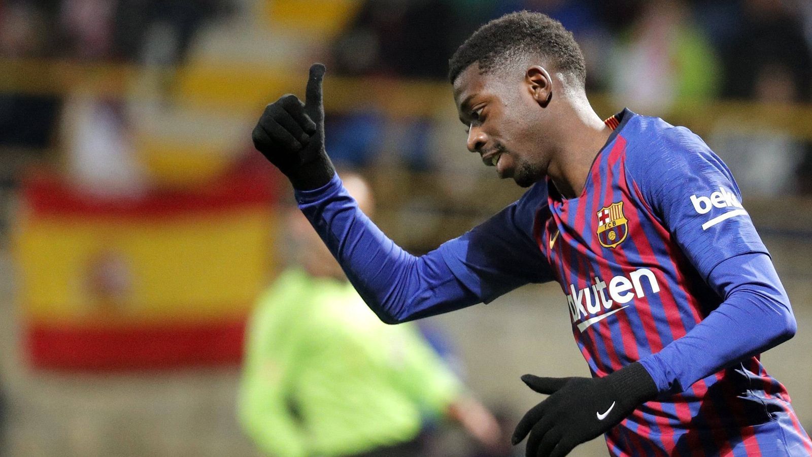 
                <strong>Ousmane Dembele (FC Barcelona)</strong><br>
                Der Ex-Dortmunder Ousmane Dembele kann beim FC Barcelona pro Jahr mehr als 20 Millionen Euro kassieren. Das berichtet der "Spiegel". Der Franzose, für 105 Millionen Euro Ablöse plus 42 Millionen Euro Bonuszahlungen nach Katalonien gewechselt, soll bei Barca zwölf Millionen Euro Jahresgehalt erhalten, im besten Fall inklusive Bonuszahlungen steigt das Salär sogar auf über 20 Millionen. Das ergibt eine interne Aufstellung des katalanischen Vereins, die dem "Spiegel" von der Enthüllungsplattform "Football Leaks" zugespielt wurde.
              